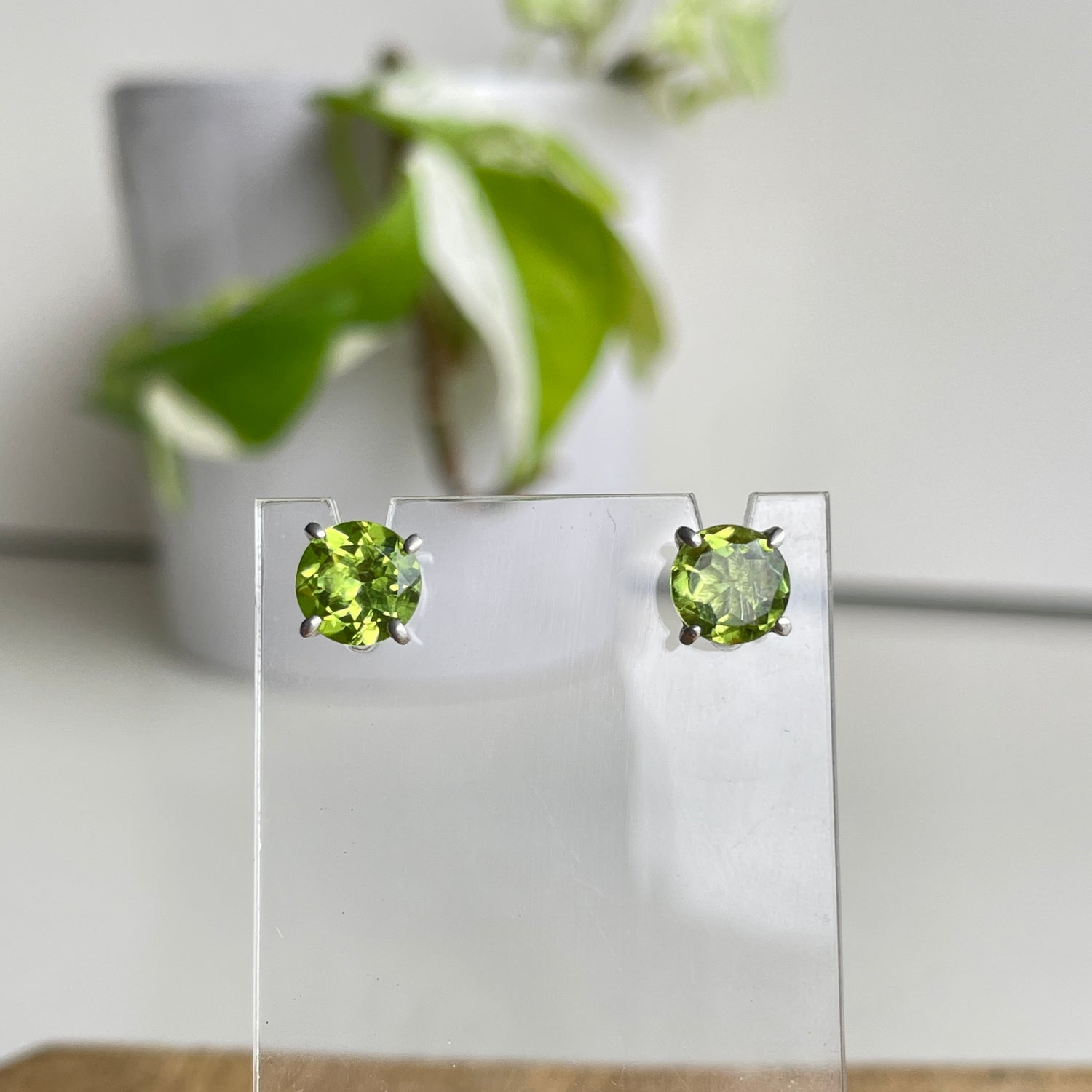 Peridot Round Earrings