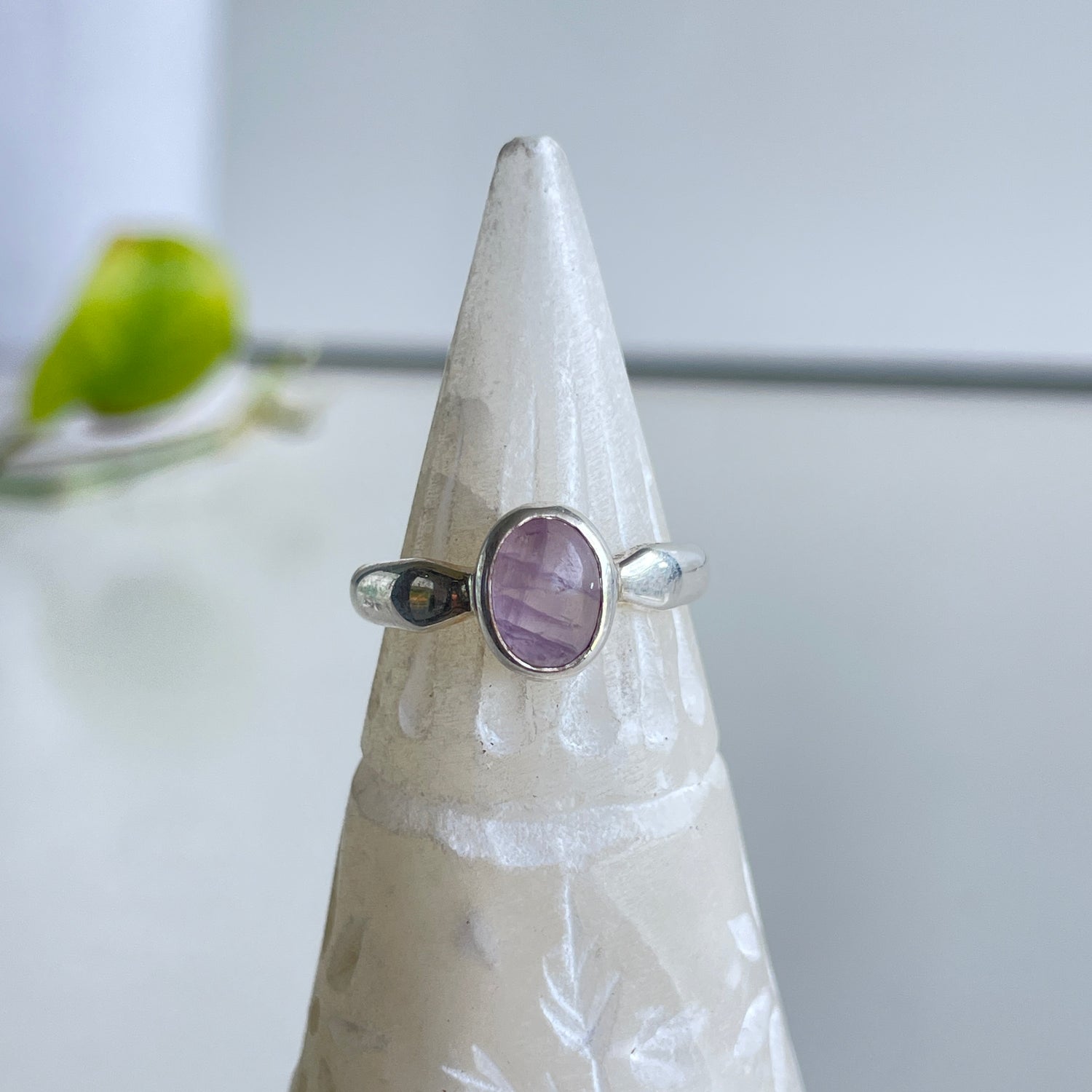 Kunzite Oval Ring Sz6.5