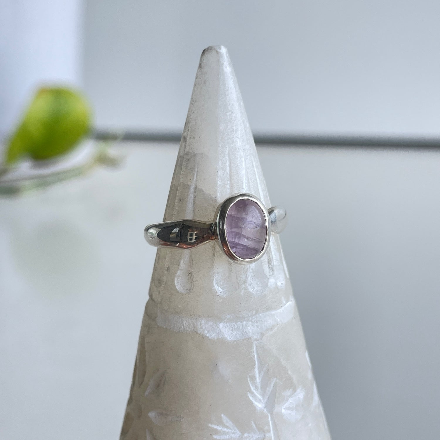 Kunzite Oval Ring Sz6.5