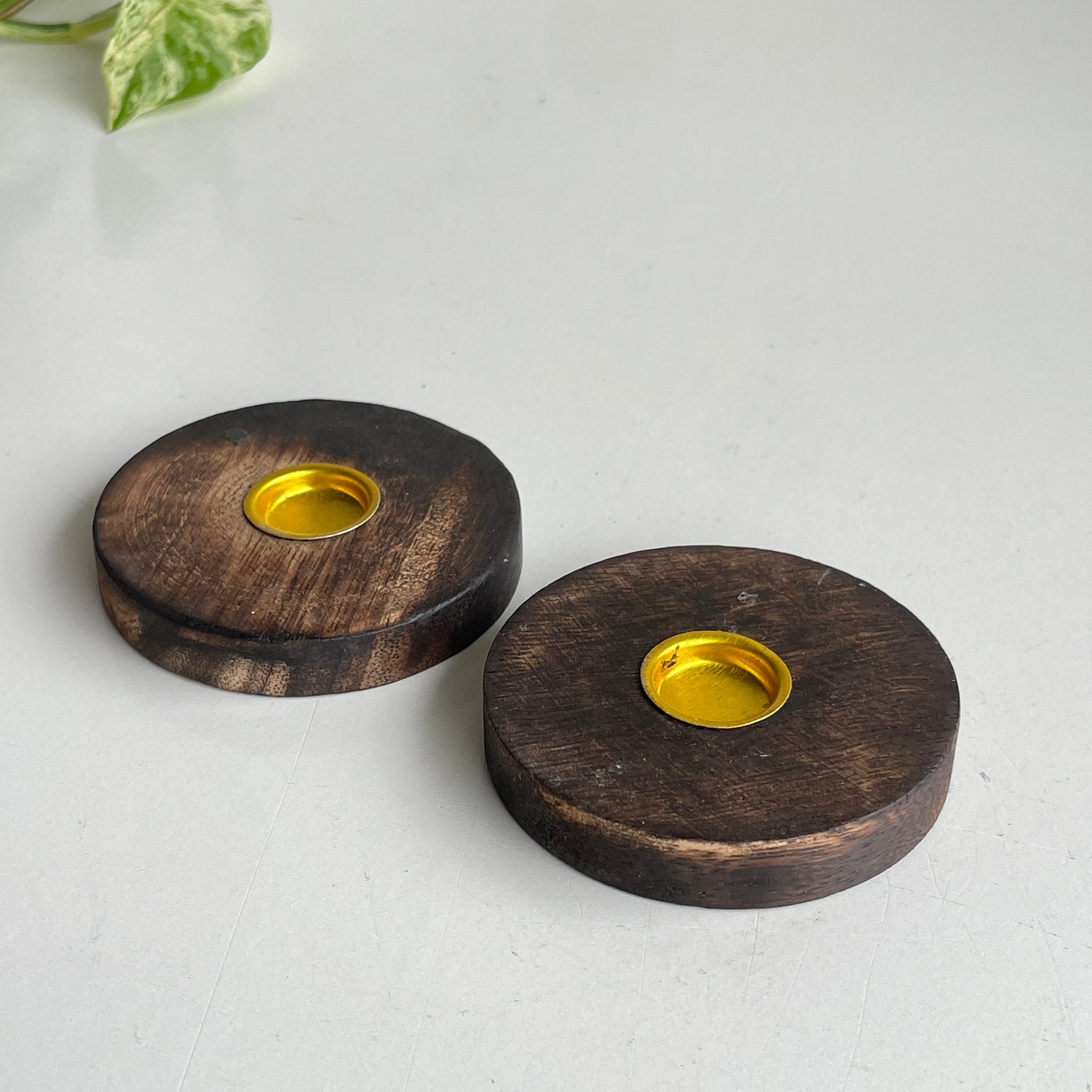 Xena Wooden Incense Cone Holder