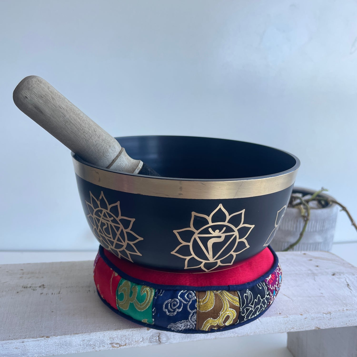 Black Gold Chakra Singing Bowl BS561