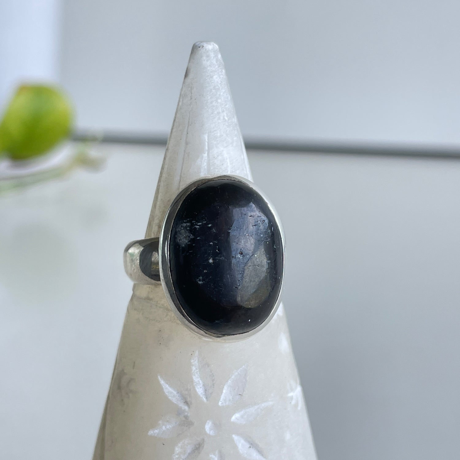 Shungite Oval Ring Sz10