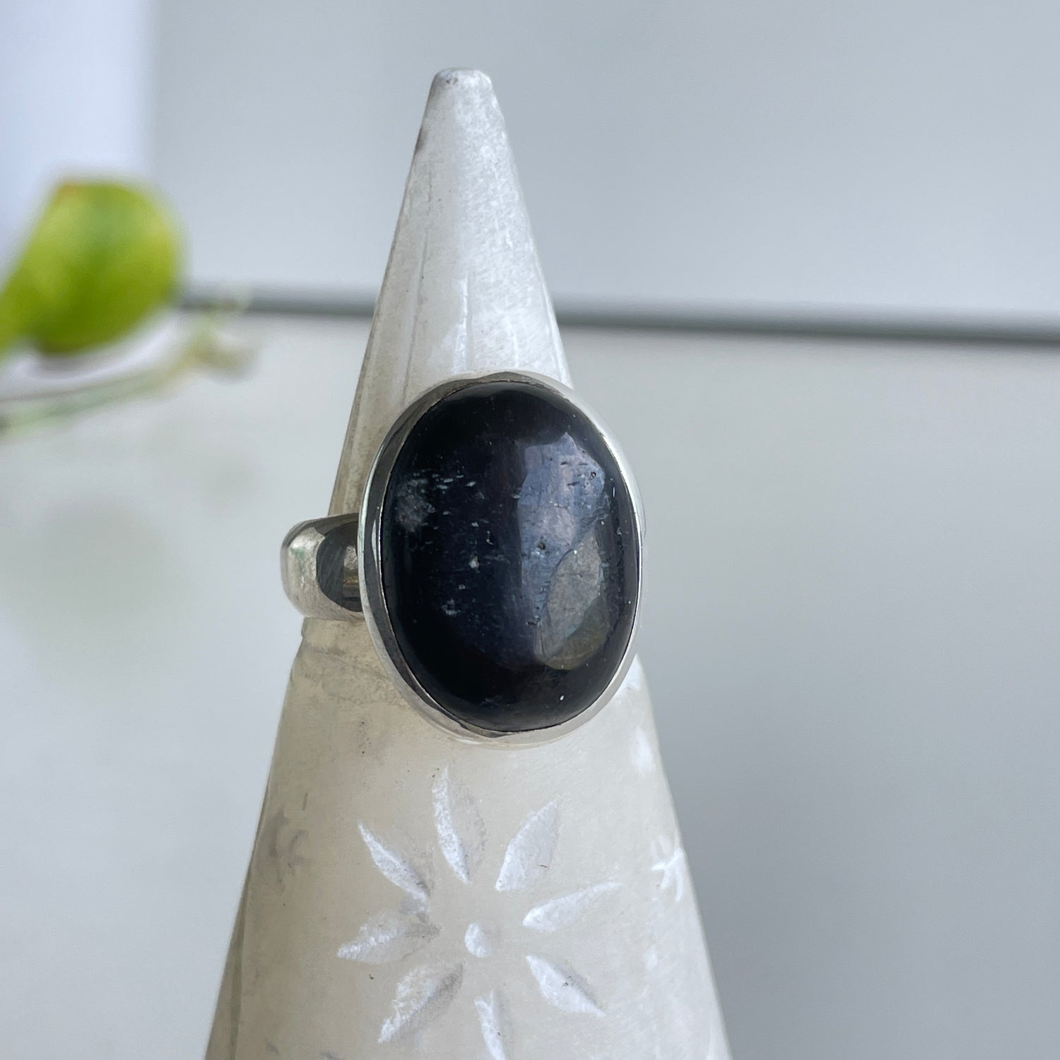 Shungite Oval Ring Sz10