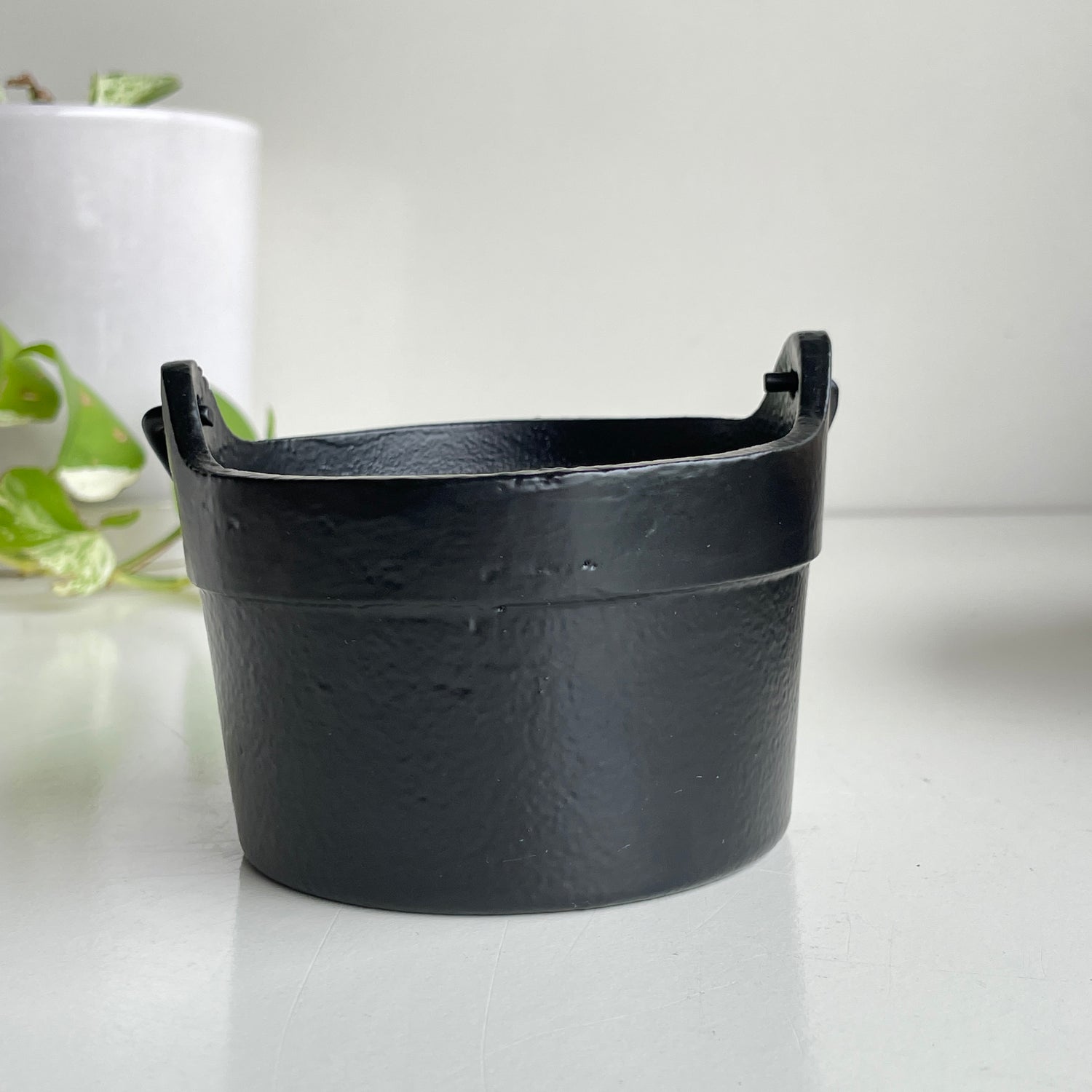 Bucket Cauldron 9.5cm No64
