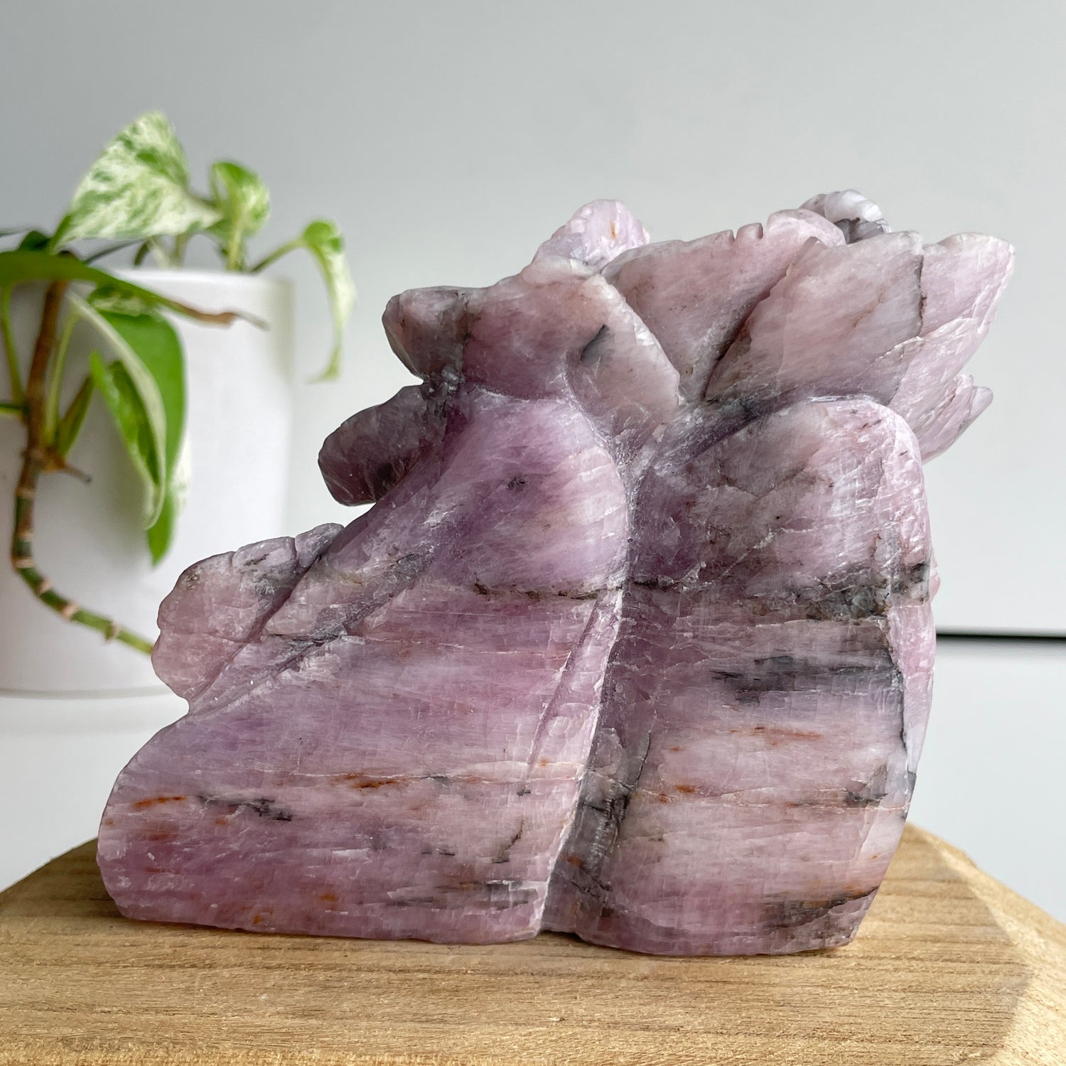 Kunzite Bird Flower Carving 2