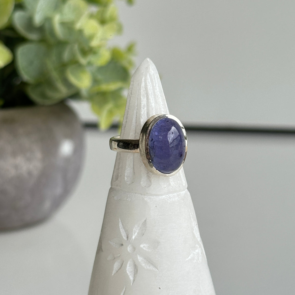 Tanzanite Oval Ring Sz7