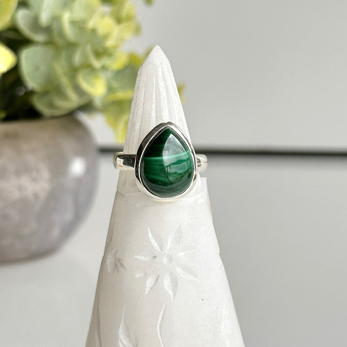 Malachite Teardrop Ring Sz9