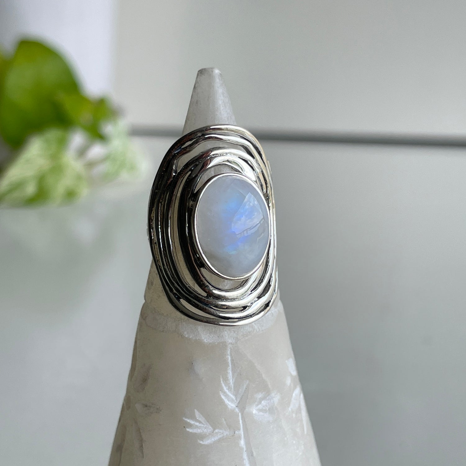 Moonstone Oval Ring Sz6
