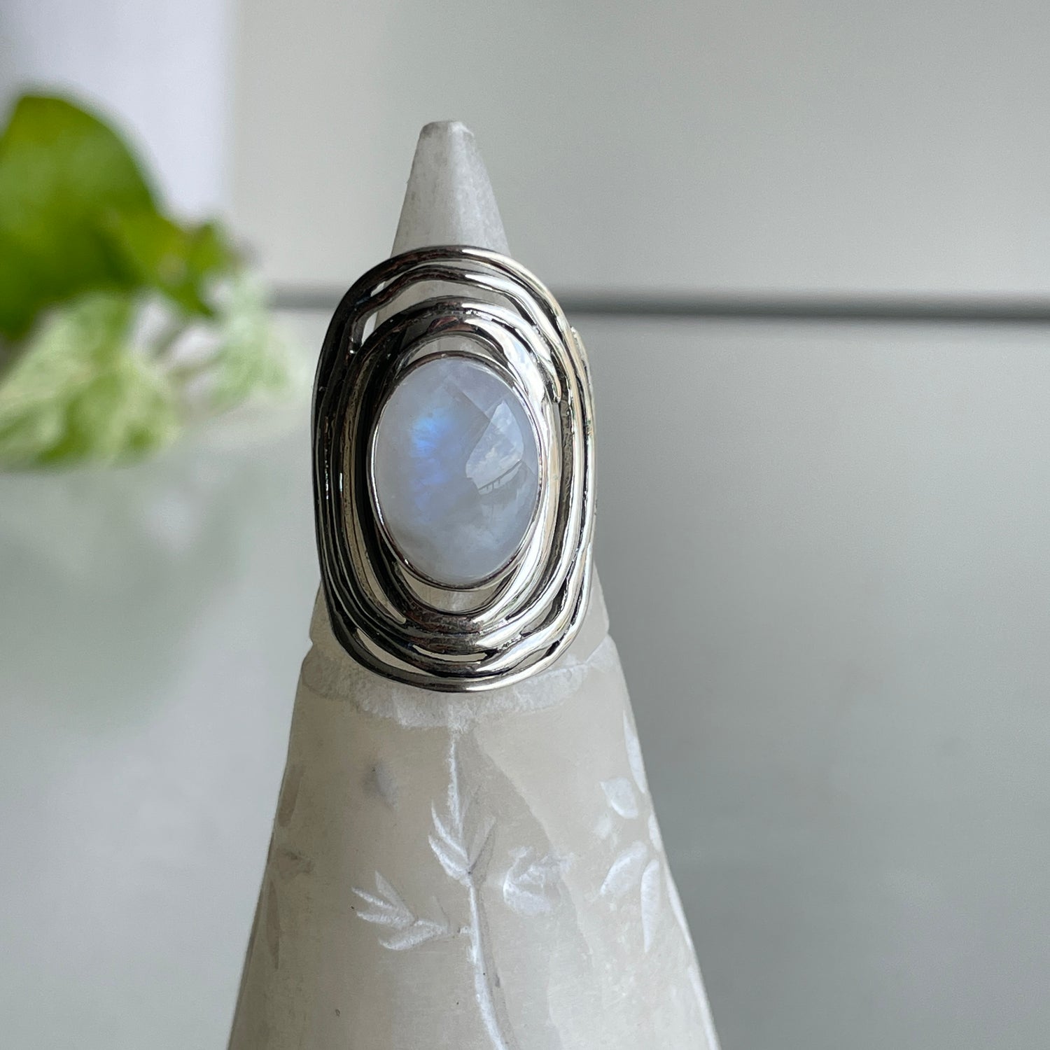 Moonstone Oval Ring Sz6