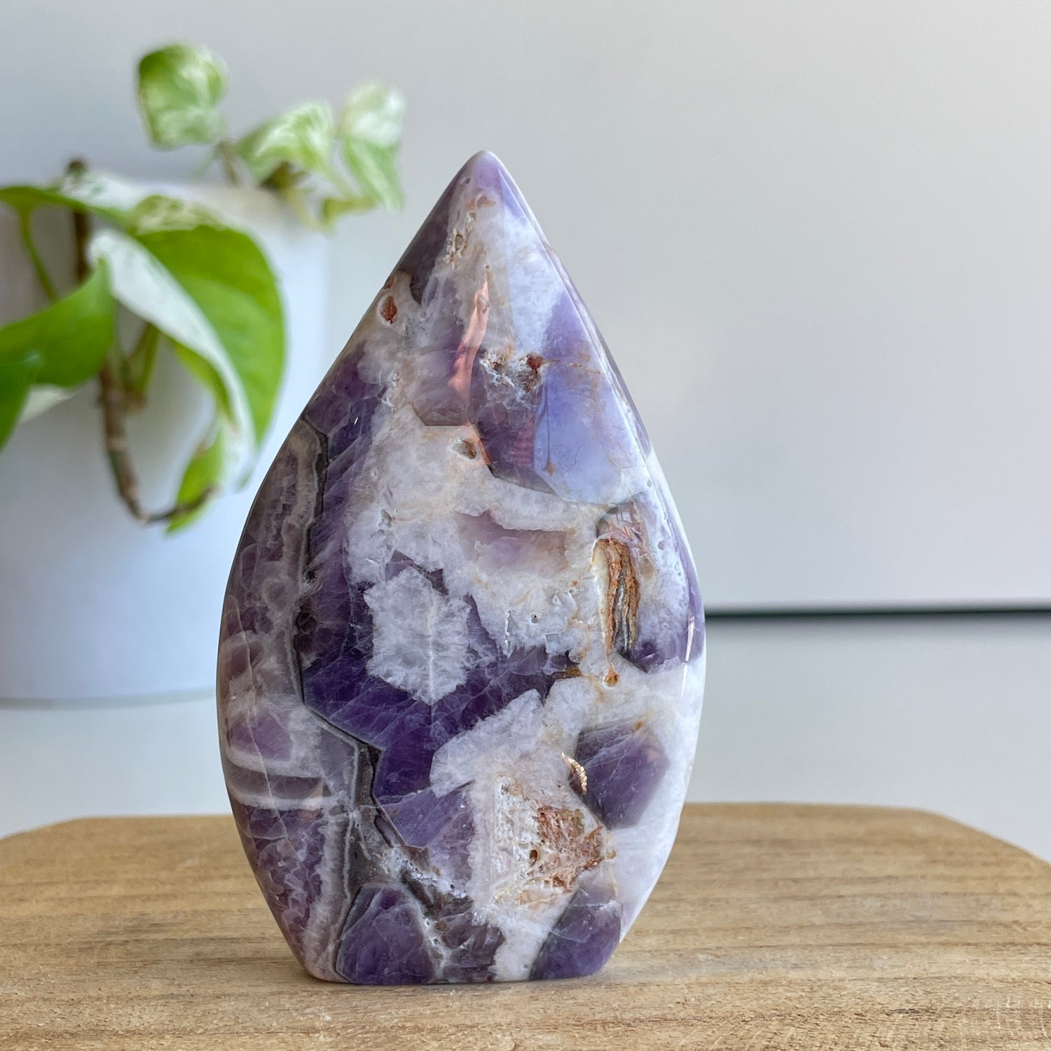 Chevron Amethyst Flame 9cm