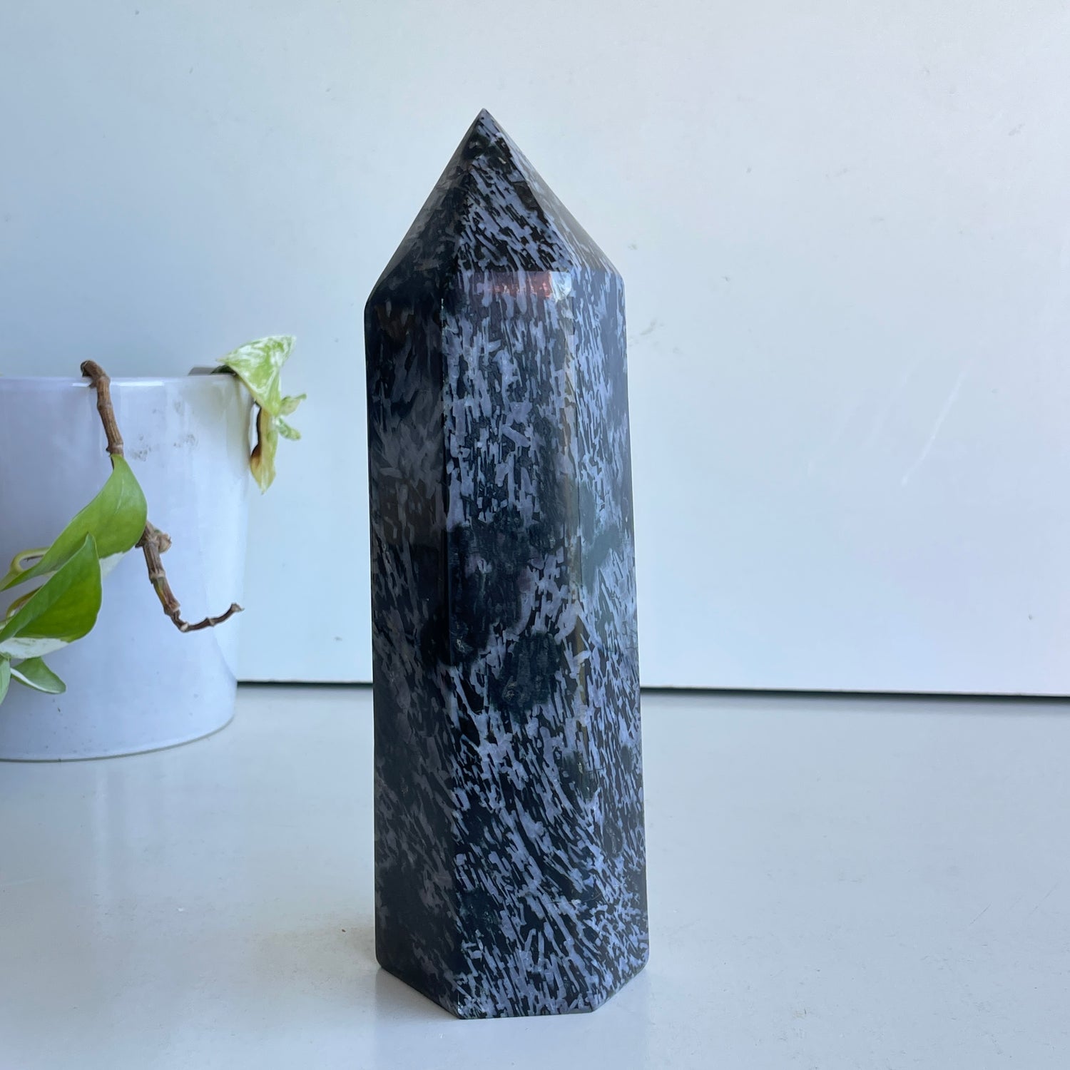 Merlinite Generator 21.6cm
