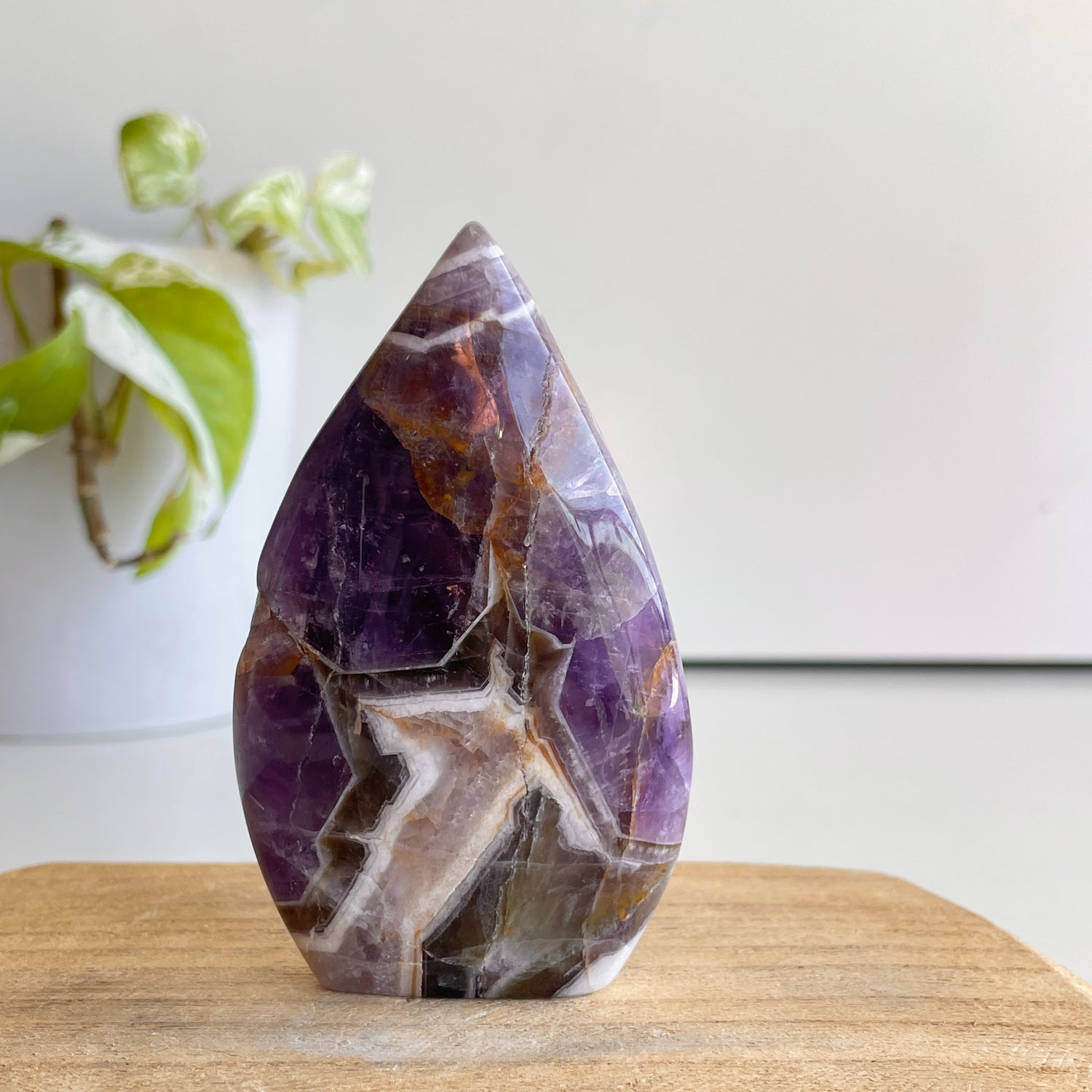 Chevron Amethyst Flame 9cm