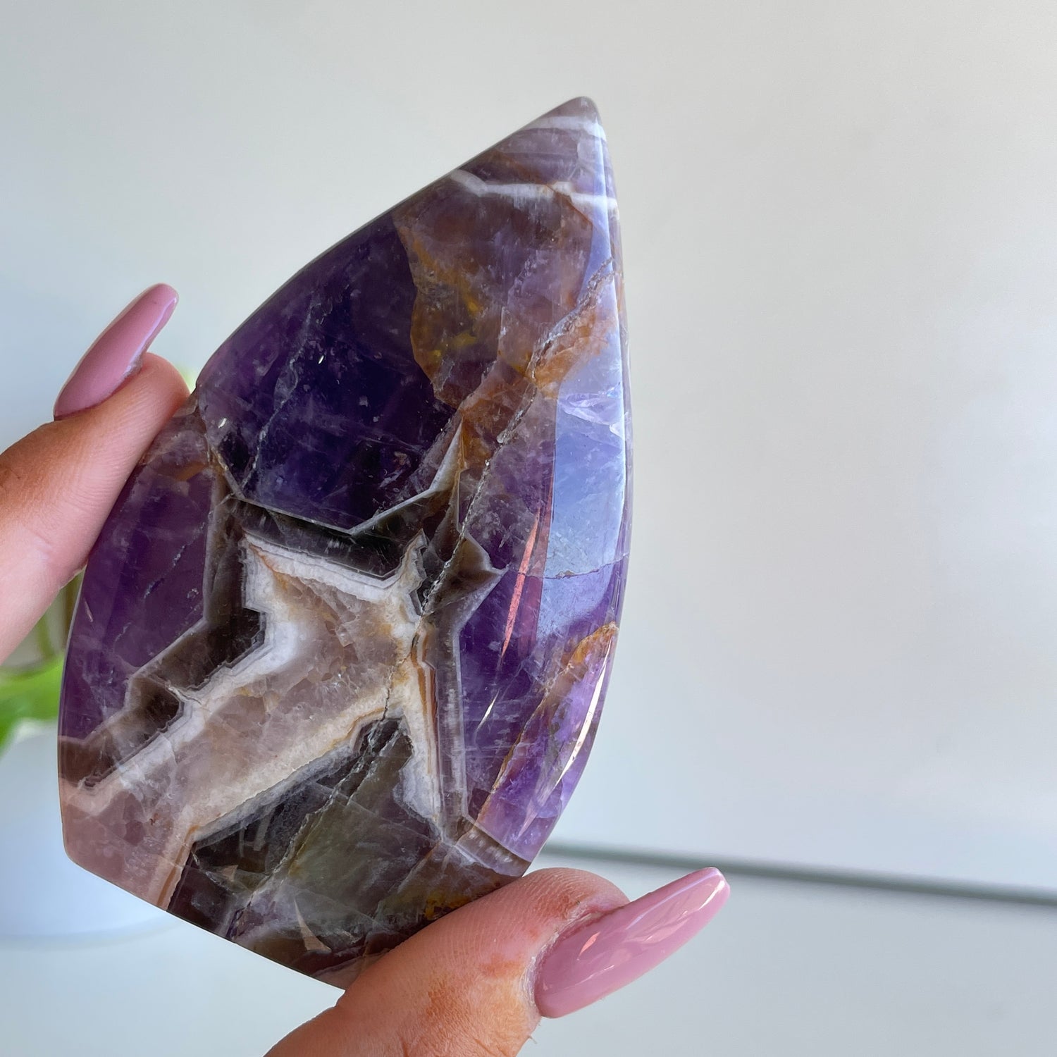 Chevron Amethyst Flame 9cm