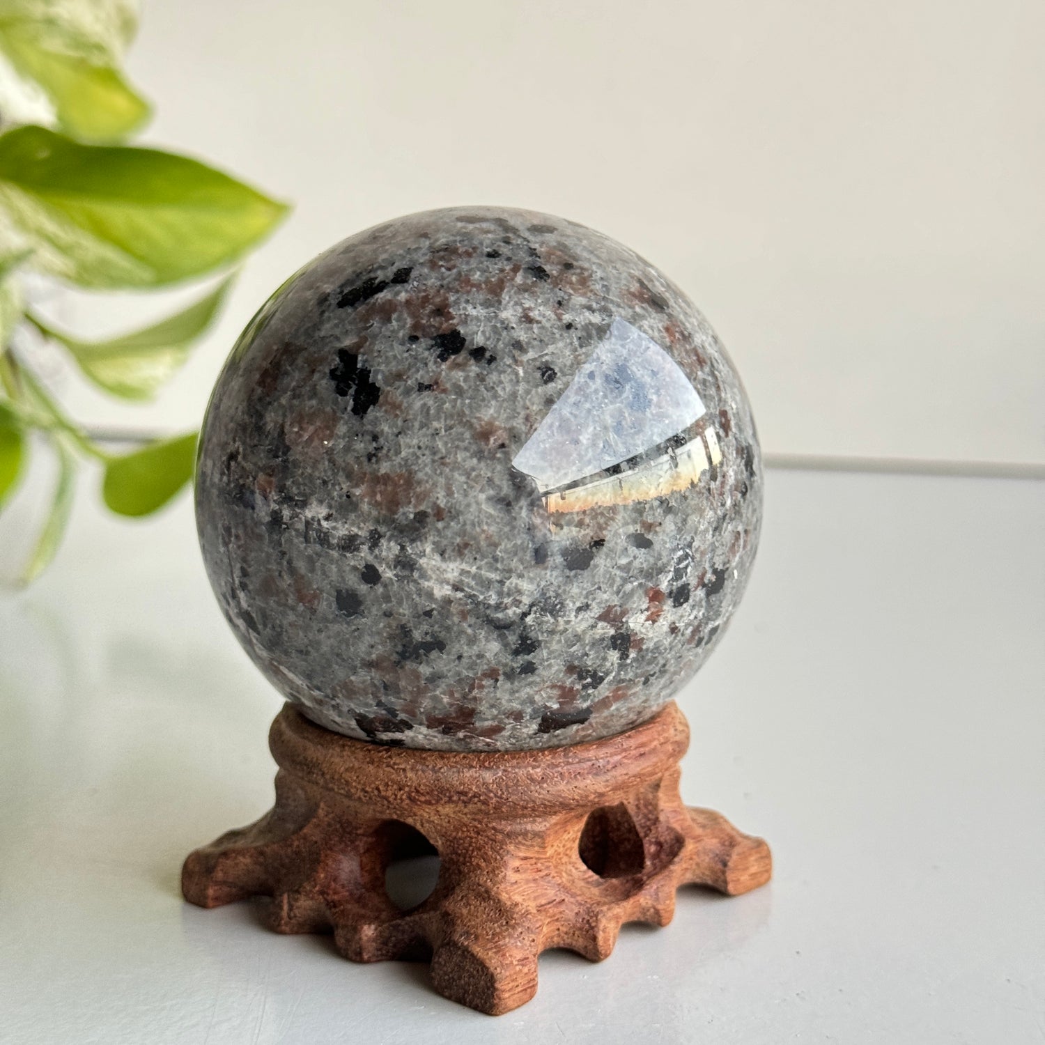 Yooperlite Sphere 7.1cm