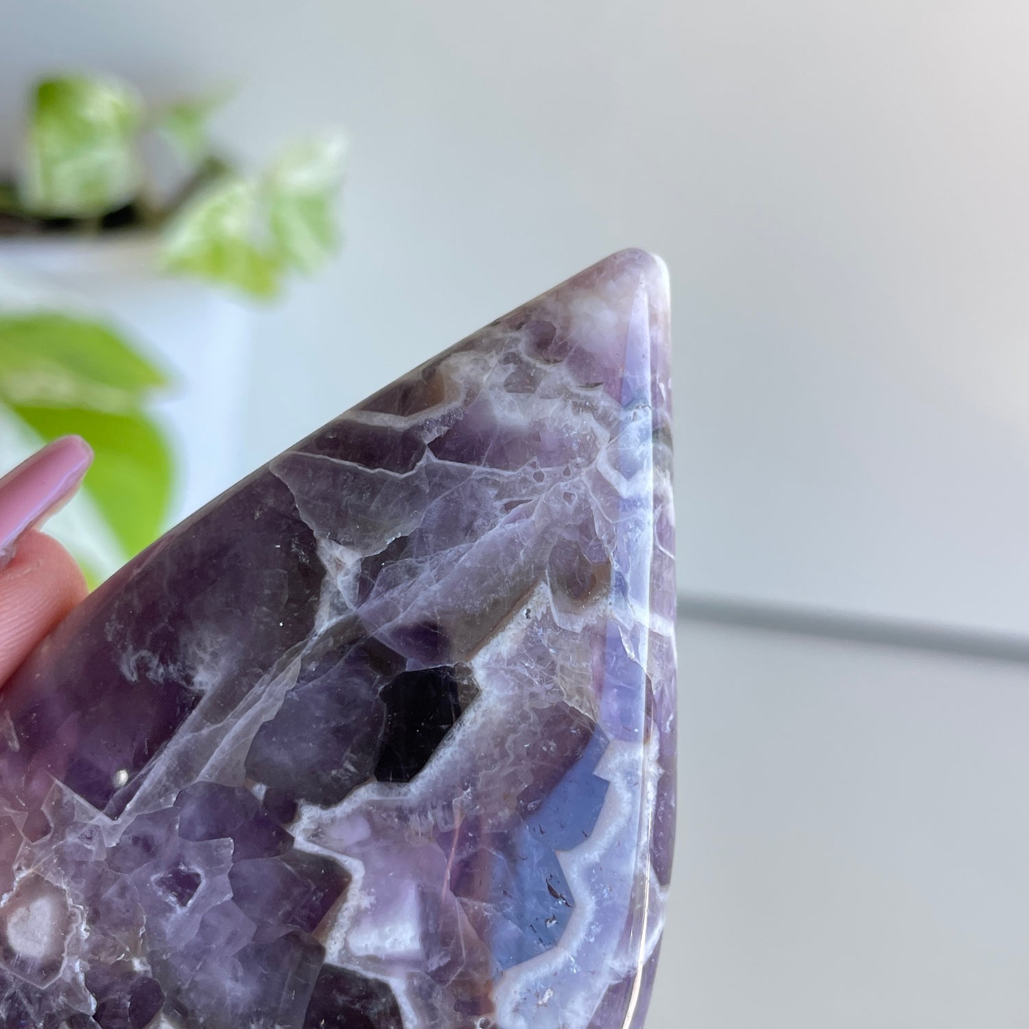 Chevron Amethyst Flame 8.6cm