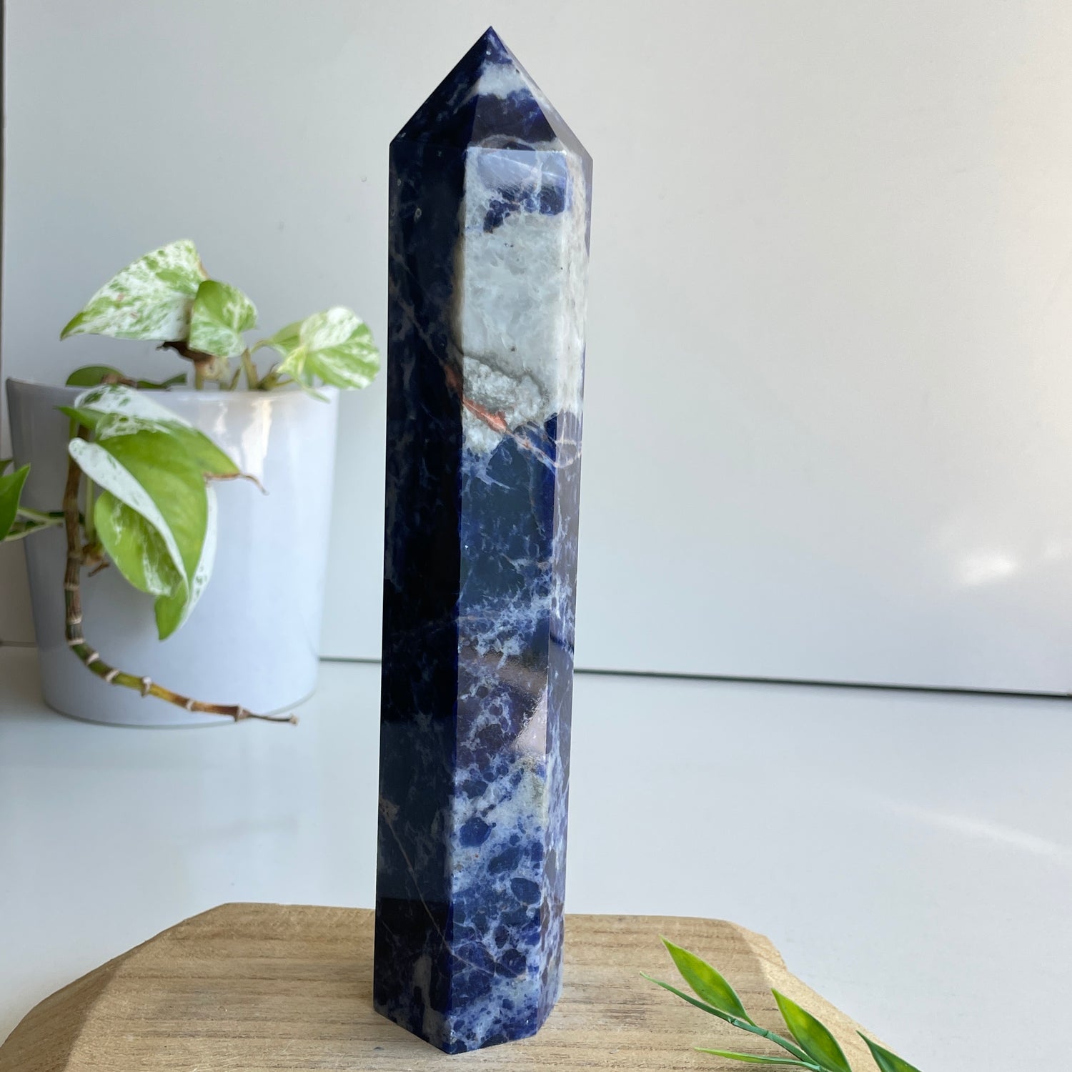 Sodalite Generator 20.9cm