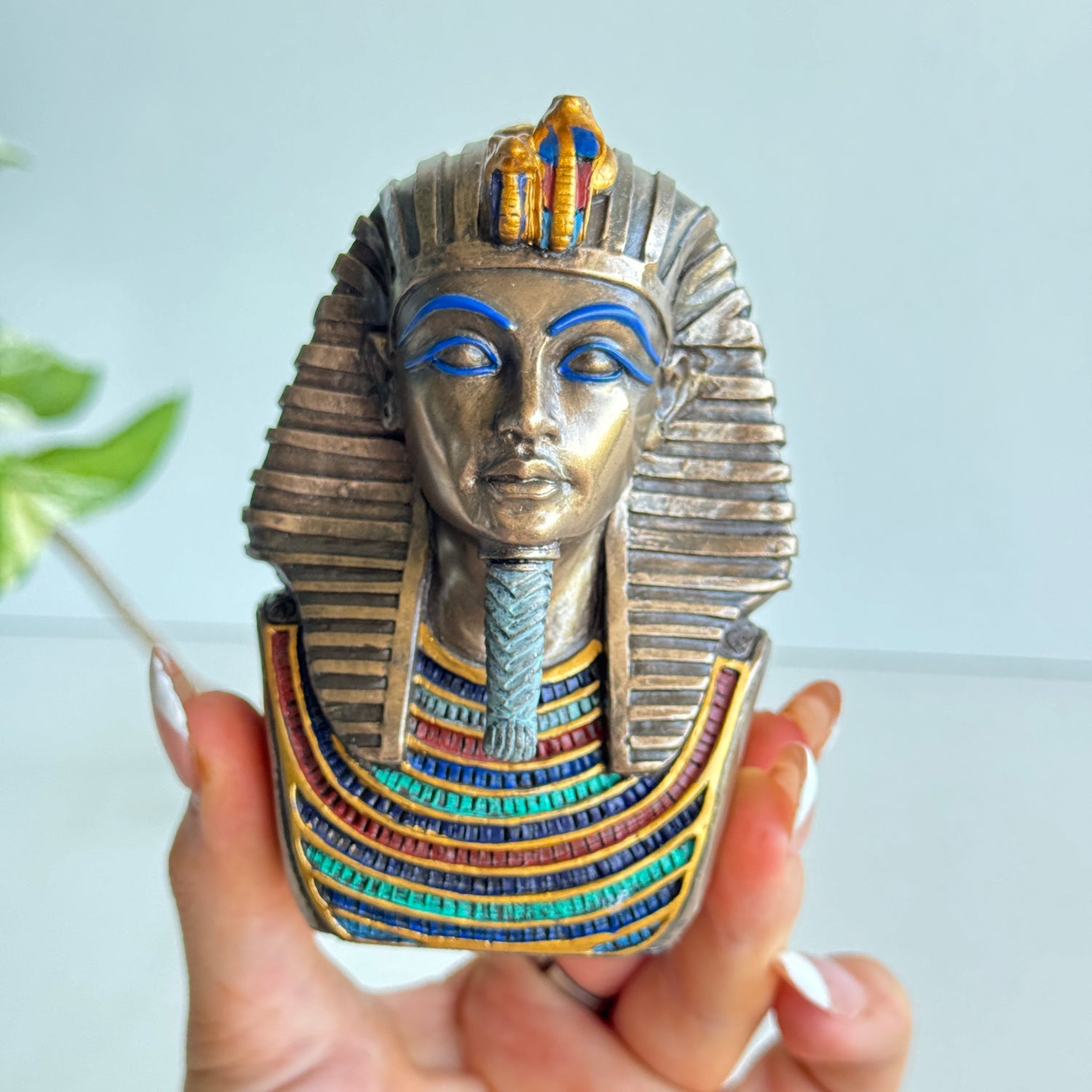 Tutankhamun Bust R003