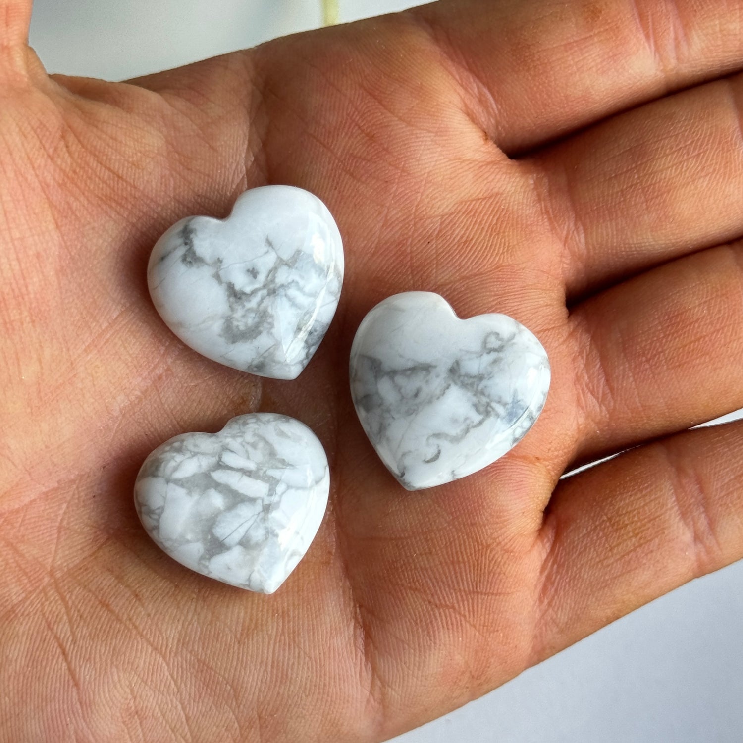 White Howlite Mini Heart 2cm