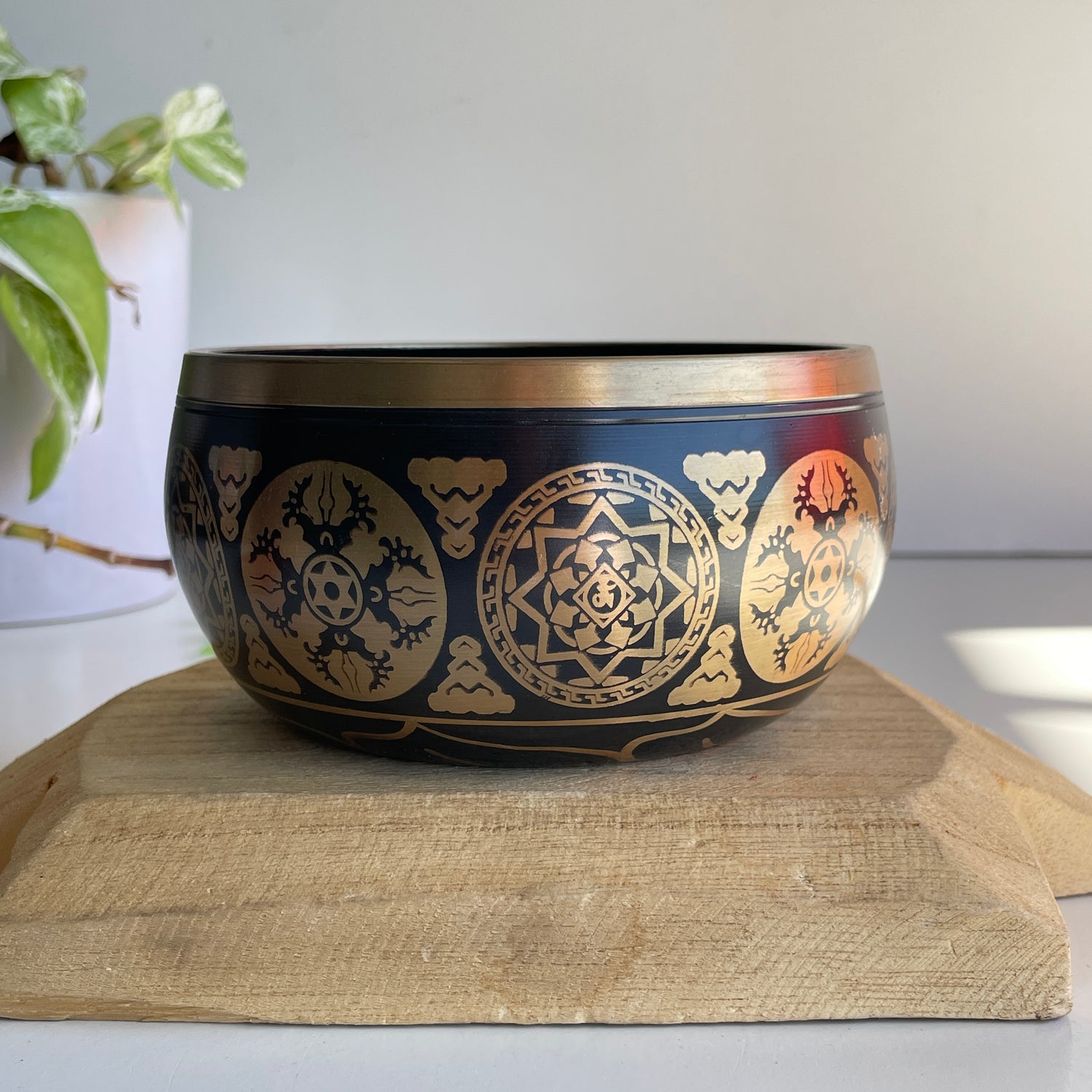 Black Gold Buddha Singing Bowl BS1759