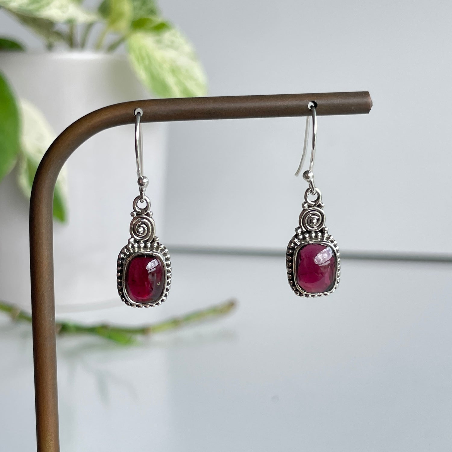 Garnet Rectangle Earrings 001