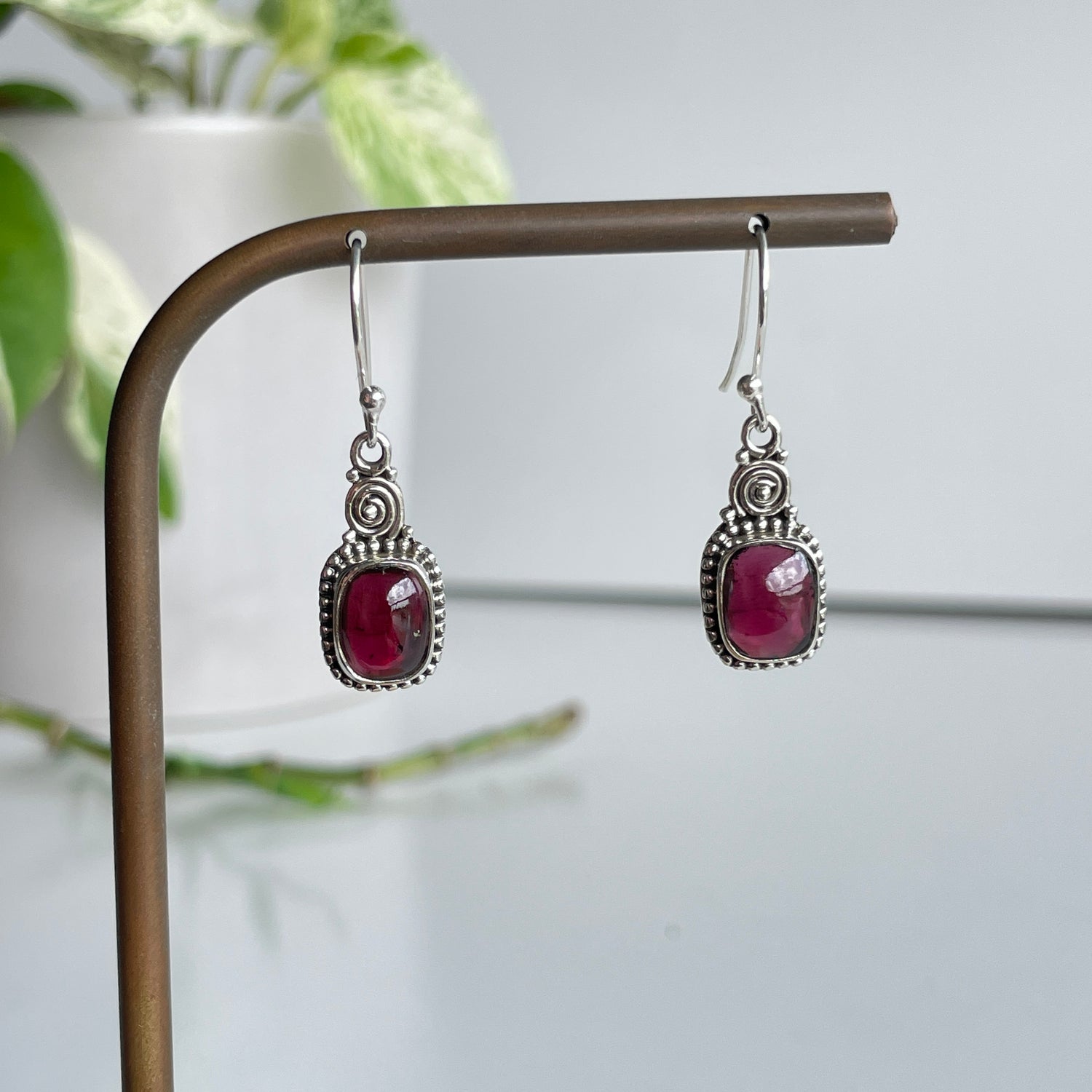 Garnet Rectangle Earrings 001