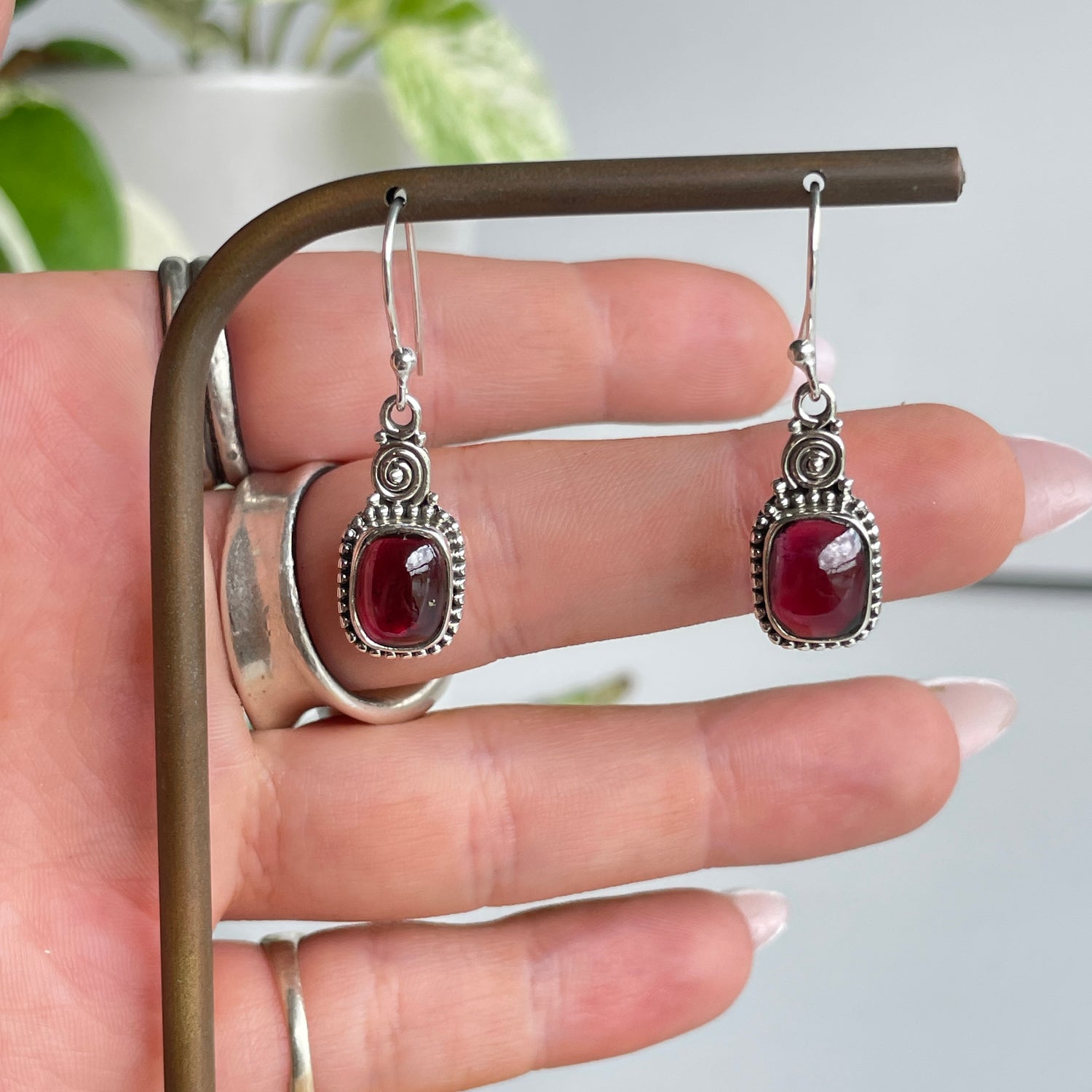 Garnet Rectangle Earrings 001