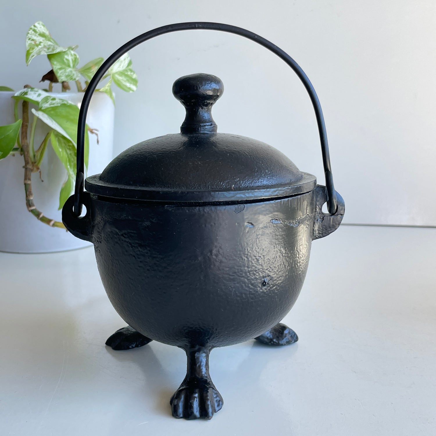 Cast Iron Cauldron 3 Feet SWHAC3M02