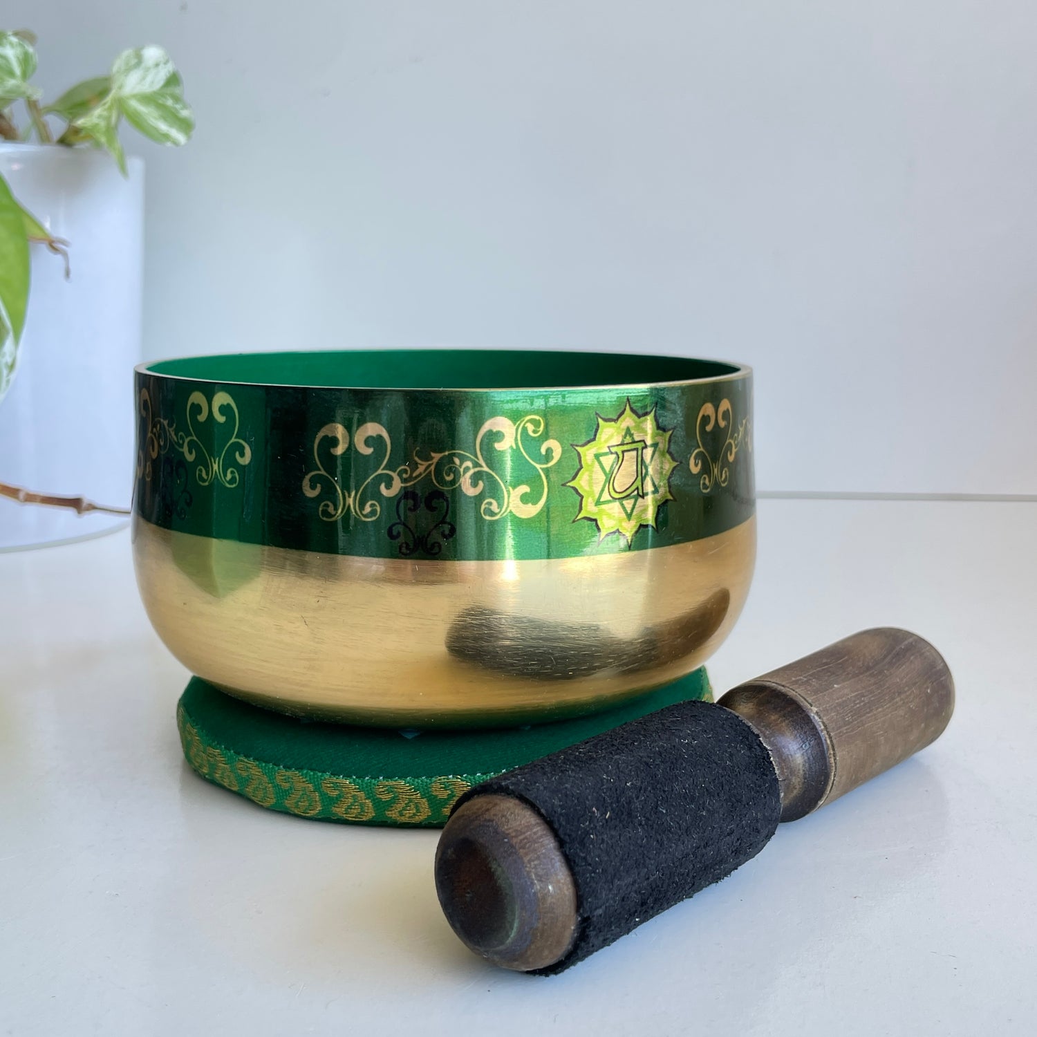 Heart Chakra Singing Bowl Box Set 30116096