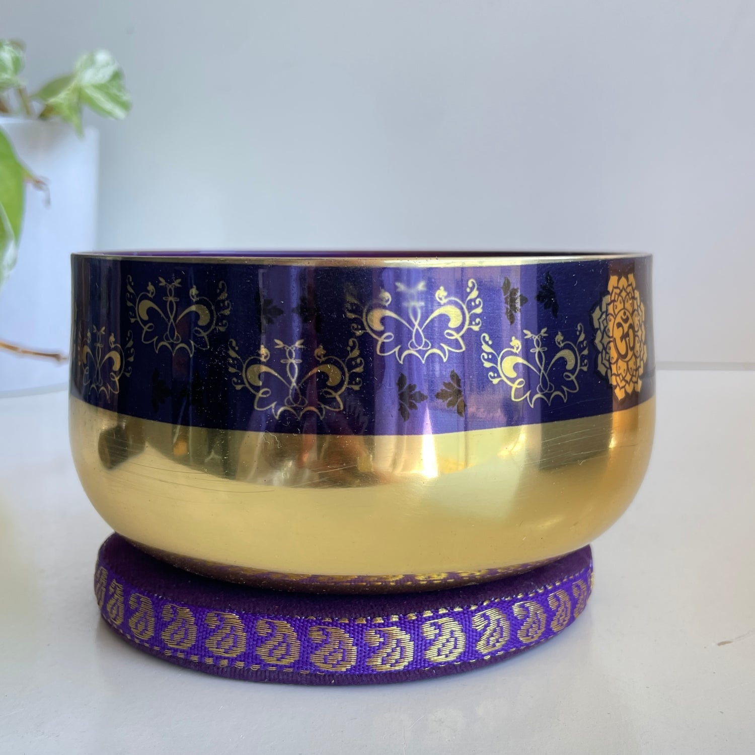 Crown Chakra Singing Bowl Box Set 30116093