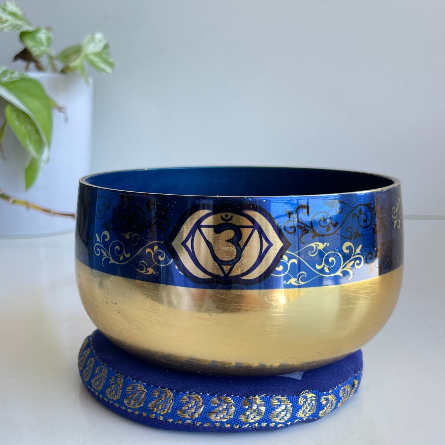 Third Eye Chakra Singing Bowl Box Set 30116094