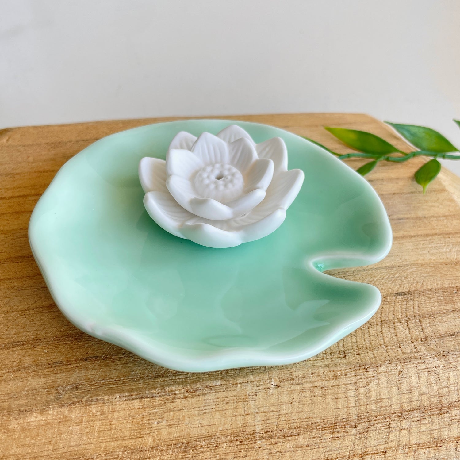 White Lotus Incense Holder TR13927