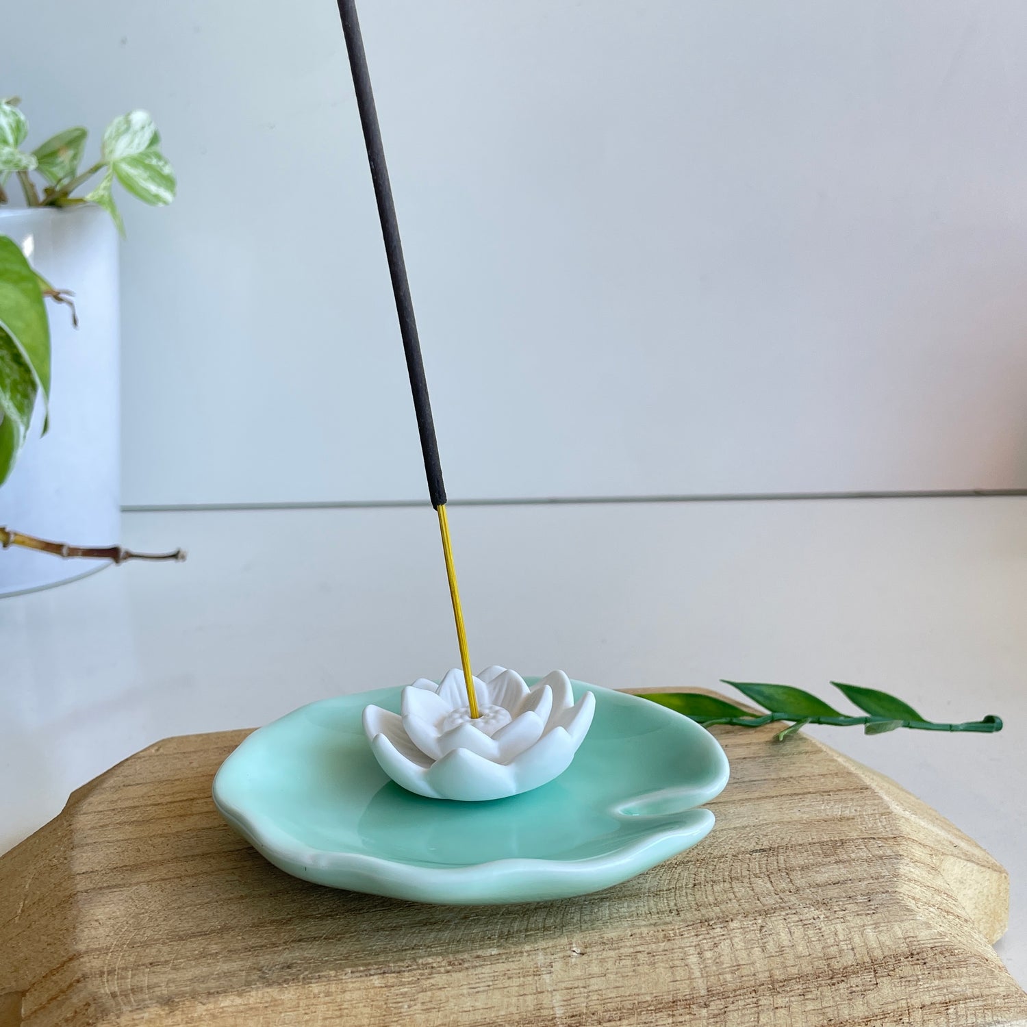 White Lotus Incense Holder TR13927