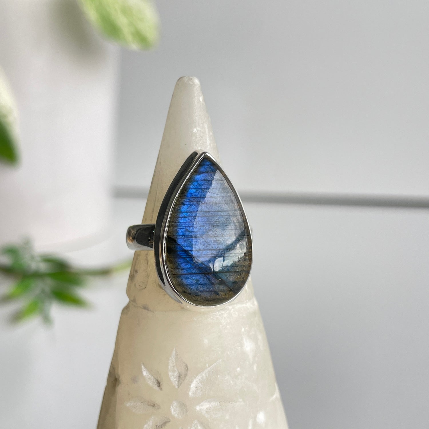 Labradorite Teardrop Ring Sz7