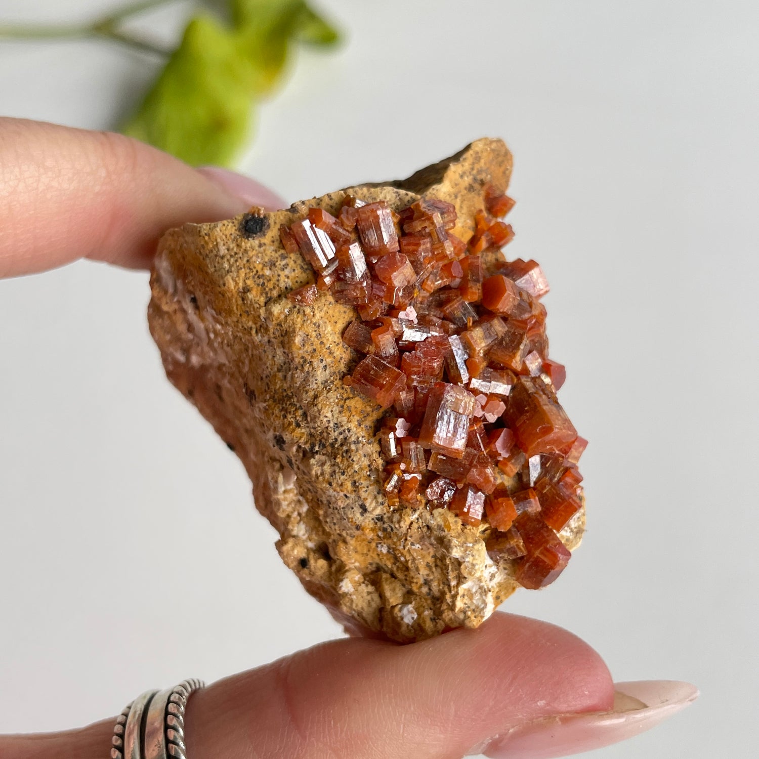 Vanadinite 74g 01