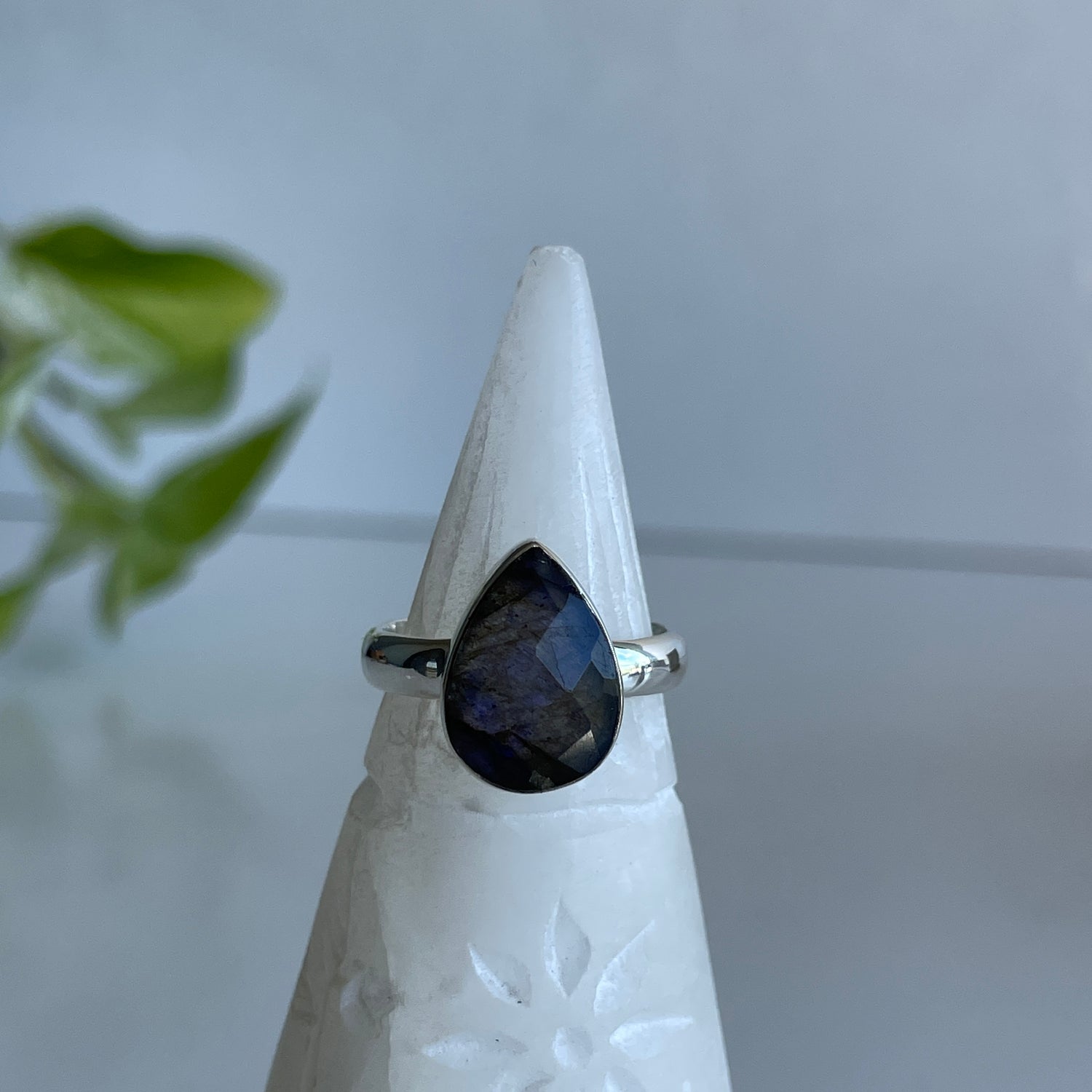 Labradorite Teardrop Ring Sz8 015