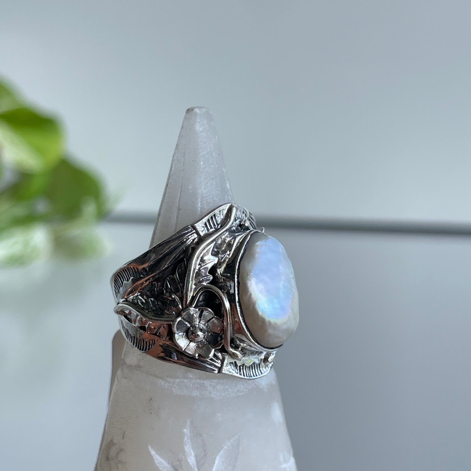 Pearl Patterned Ring Sz8