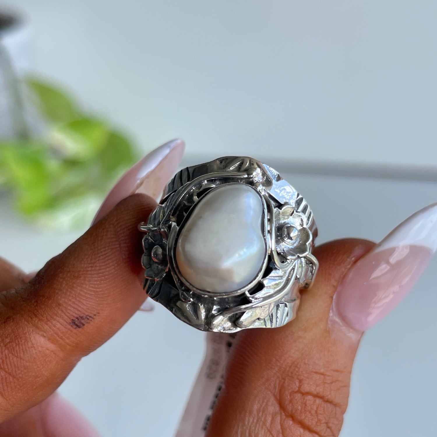 Pearl Patterned Ring Sz8
