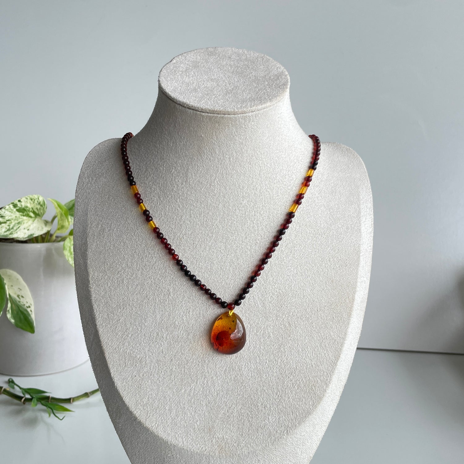 Amber Ombre Necklace 2