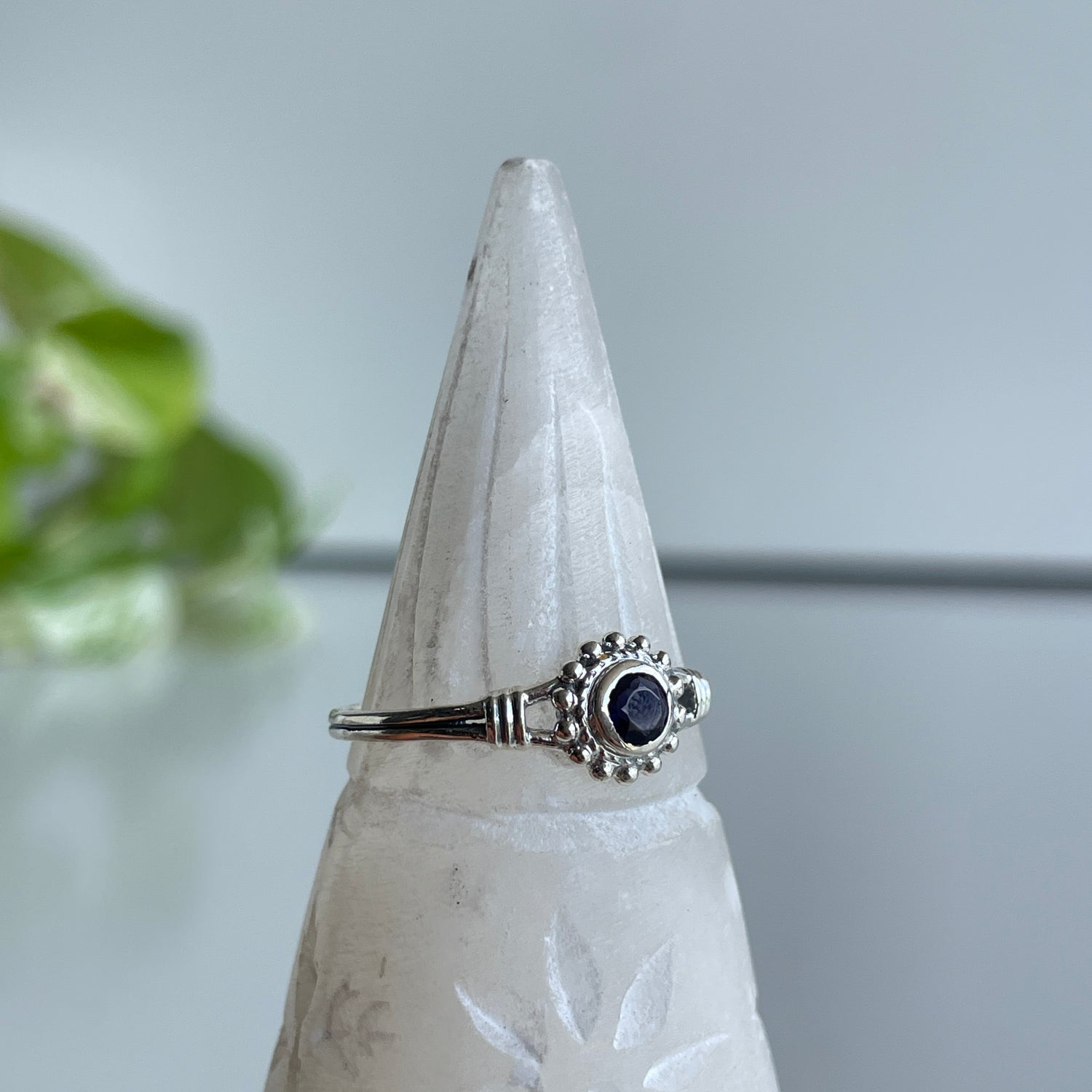 Iolite Round Ring R4797