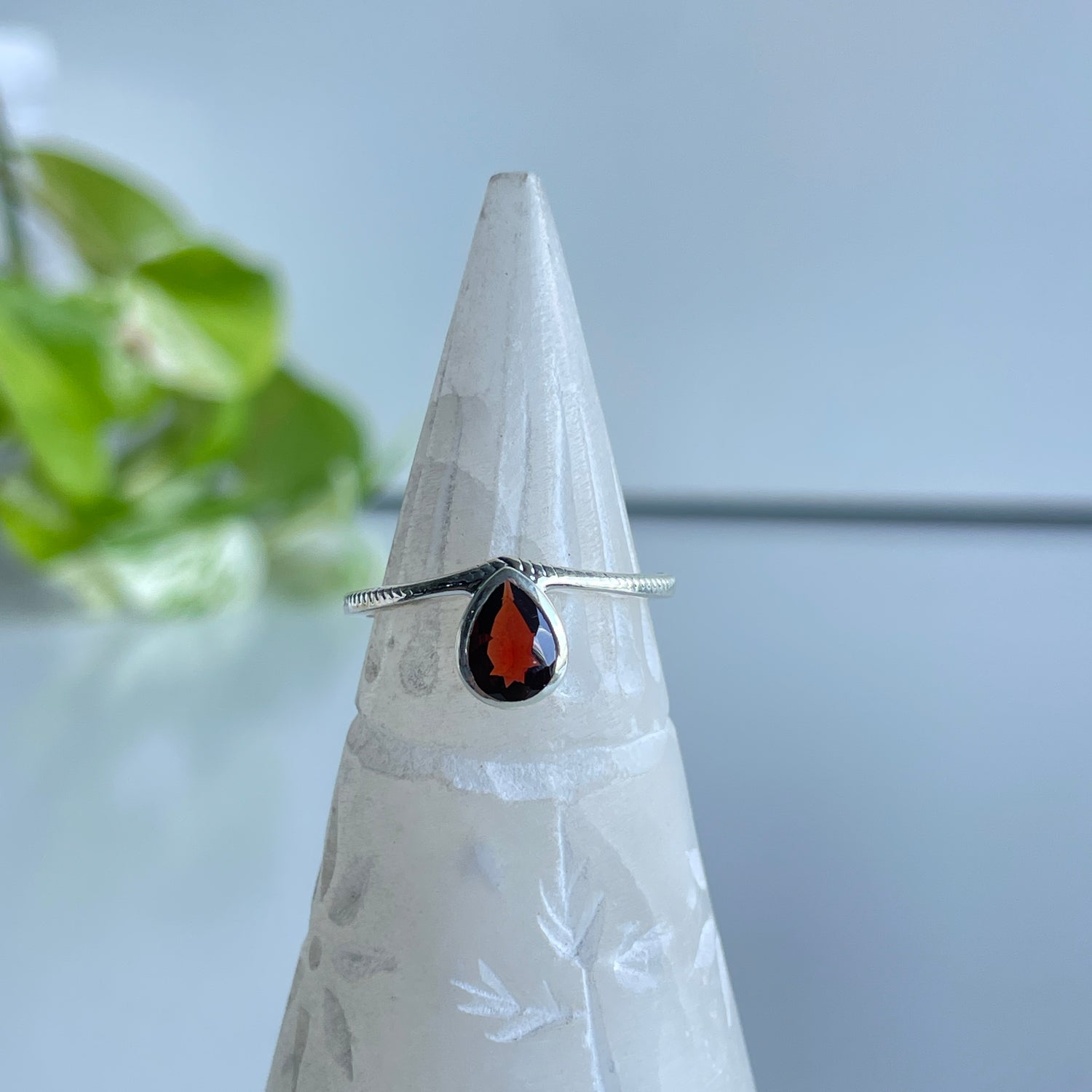 Garnet Teardrop Ring R4870