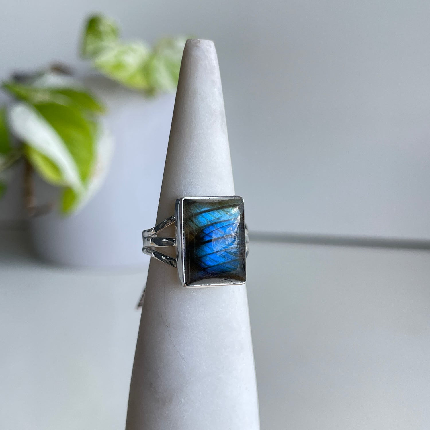 Labradorite Rectangle Ring Sz6
