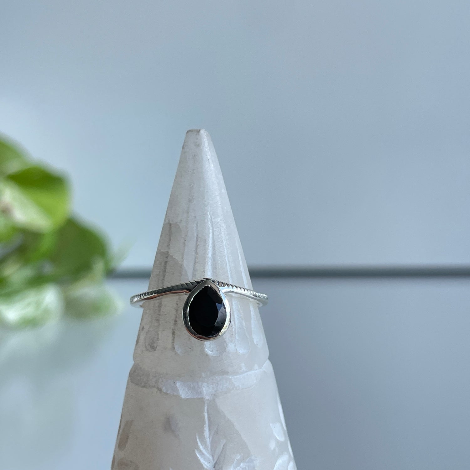 Black Onyx Teardrop Ring R4870