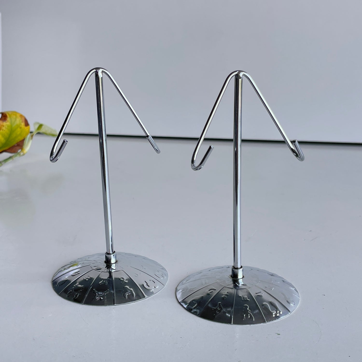 Zodiac Metal Crystal Stand