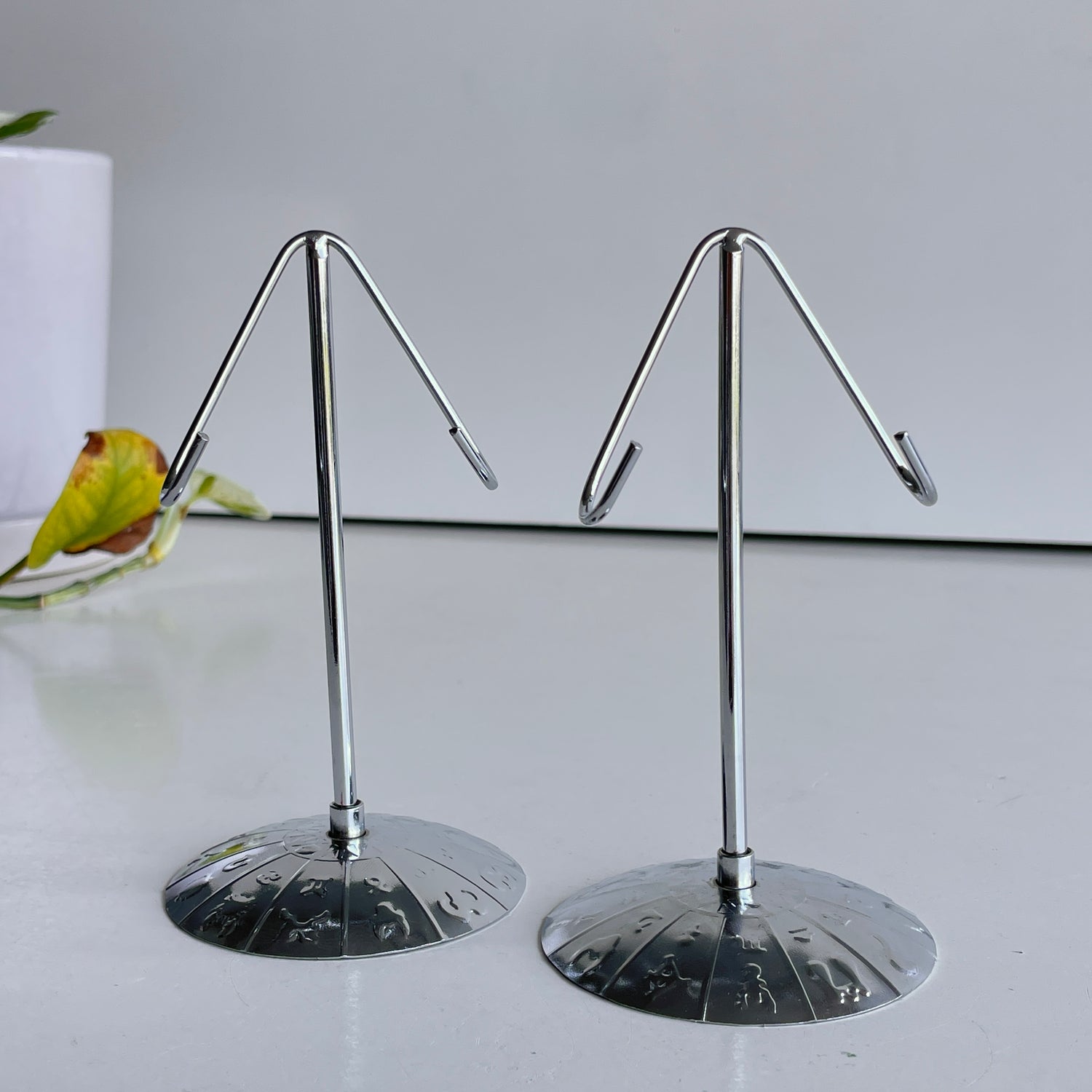 Zodiac Metal Crystal Stand