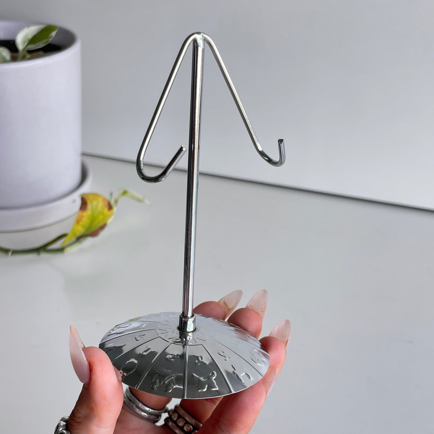 Zodiac Metal Crystal Stand