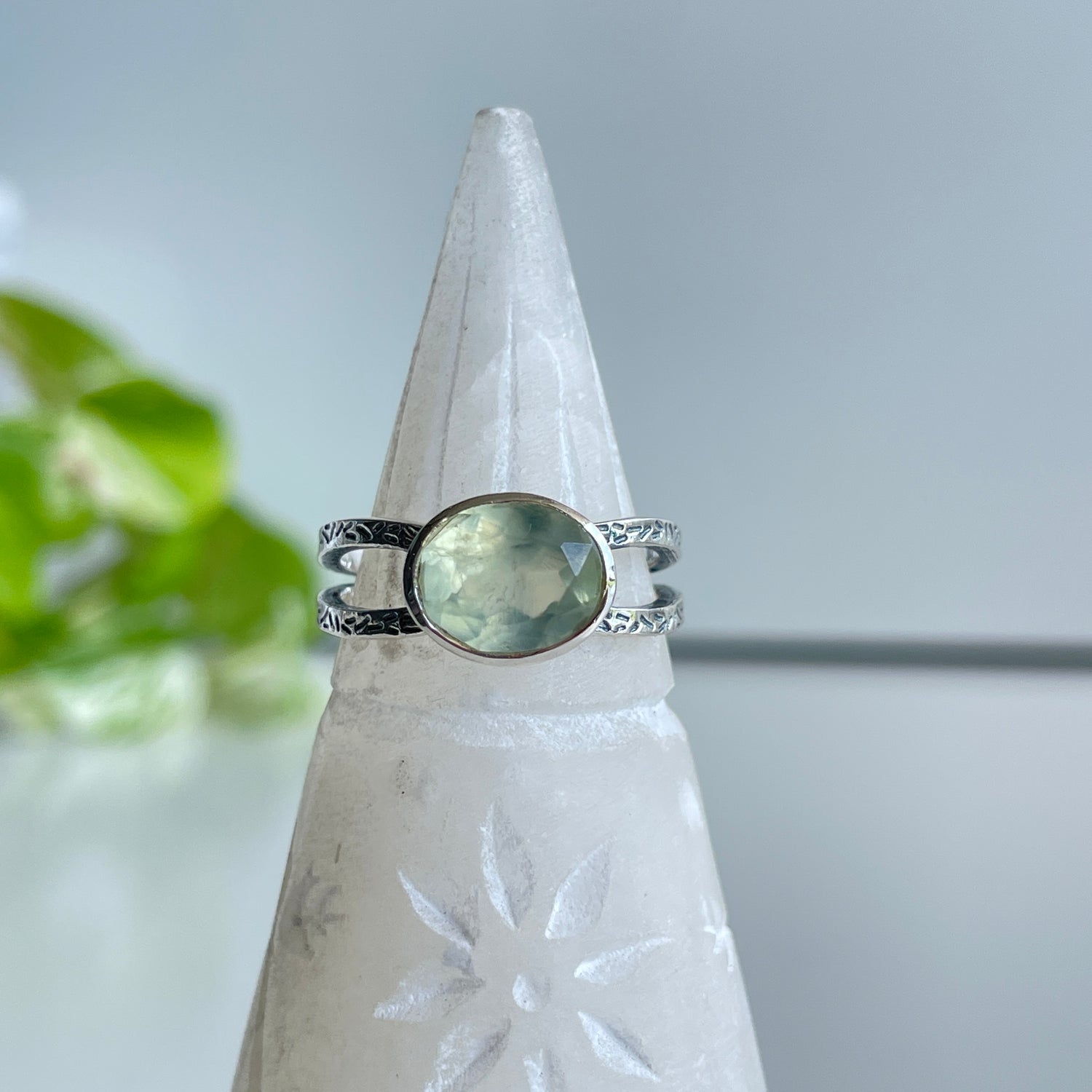 Prehnite Oval Ring R3861