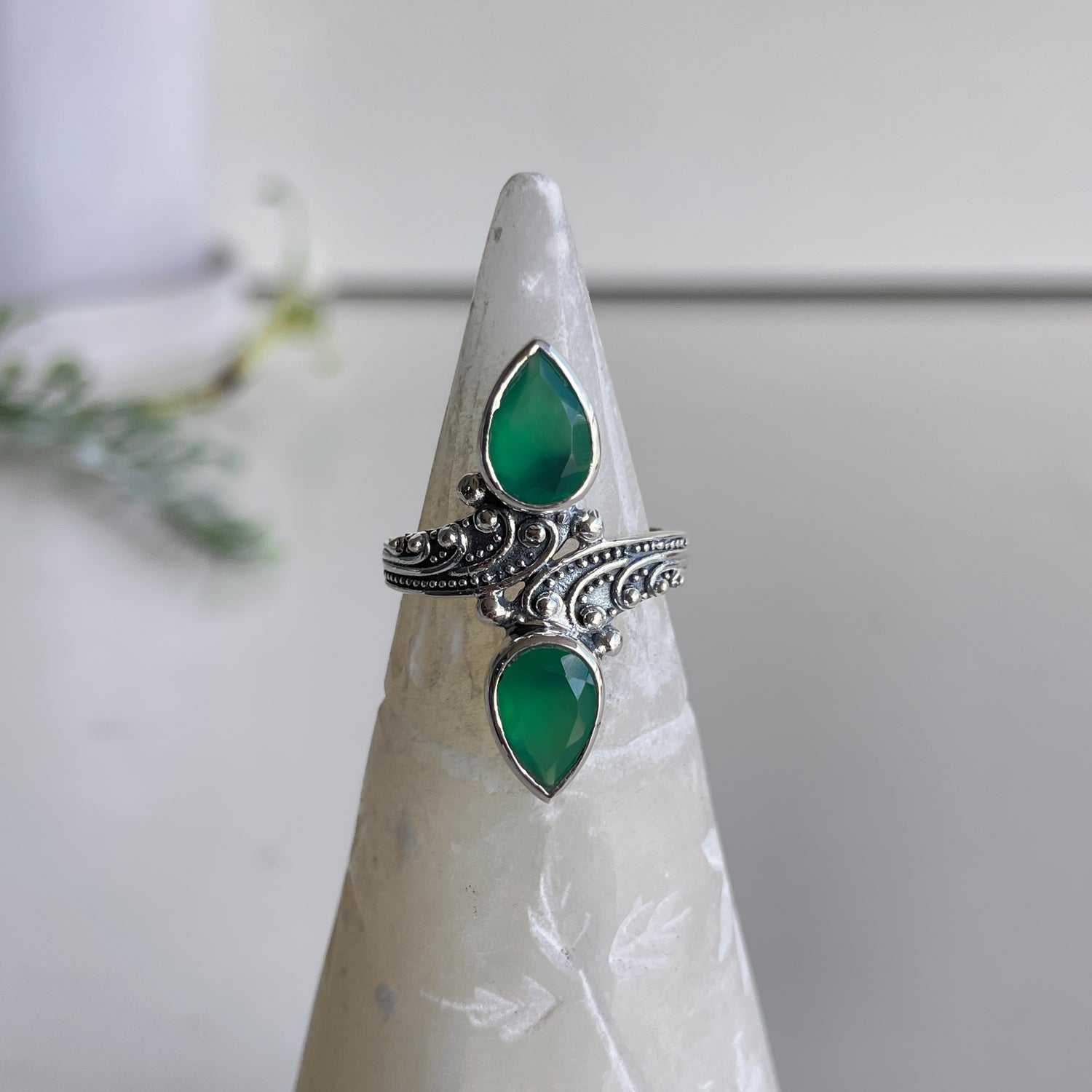 Green Onyx Double Teardrop Ring R4845