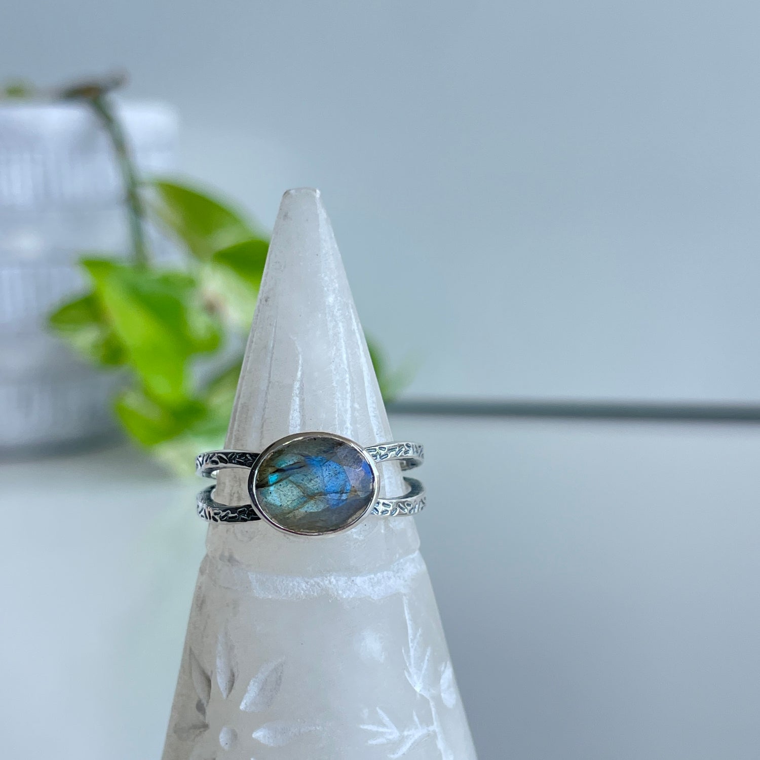 Labradorite Oval Ring R3861