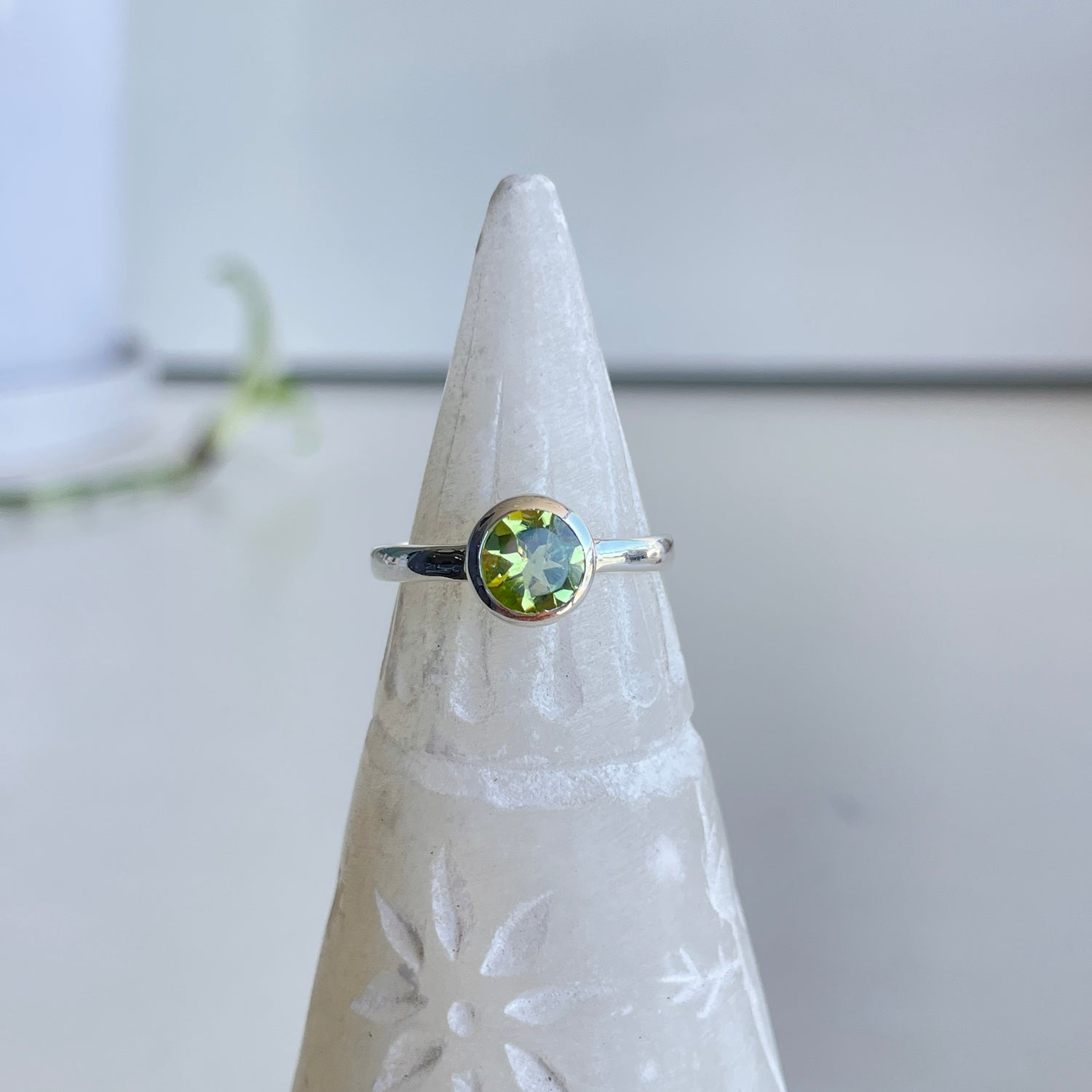 Peridot Round Ring R4861