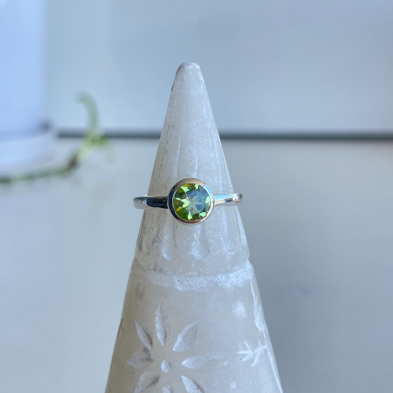 Peridot Round Ring R4861